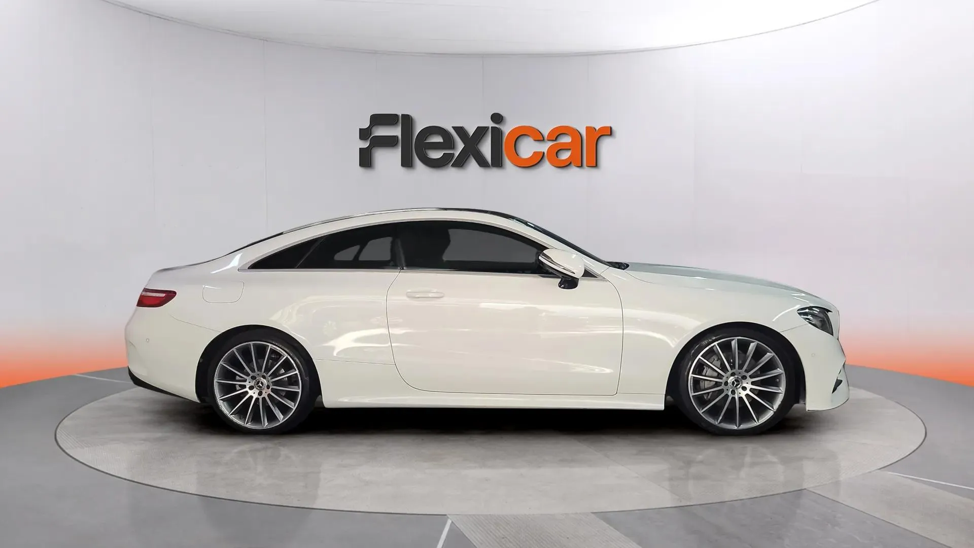 Mercedes-Benz Clase E E 200 Coupe AMG - foto 5