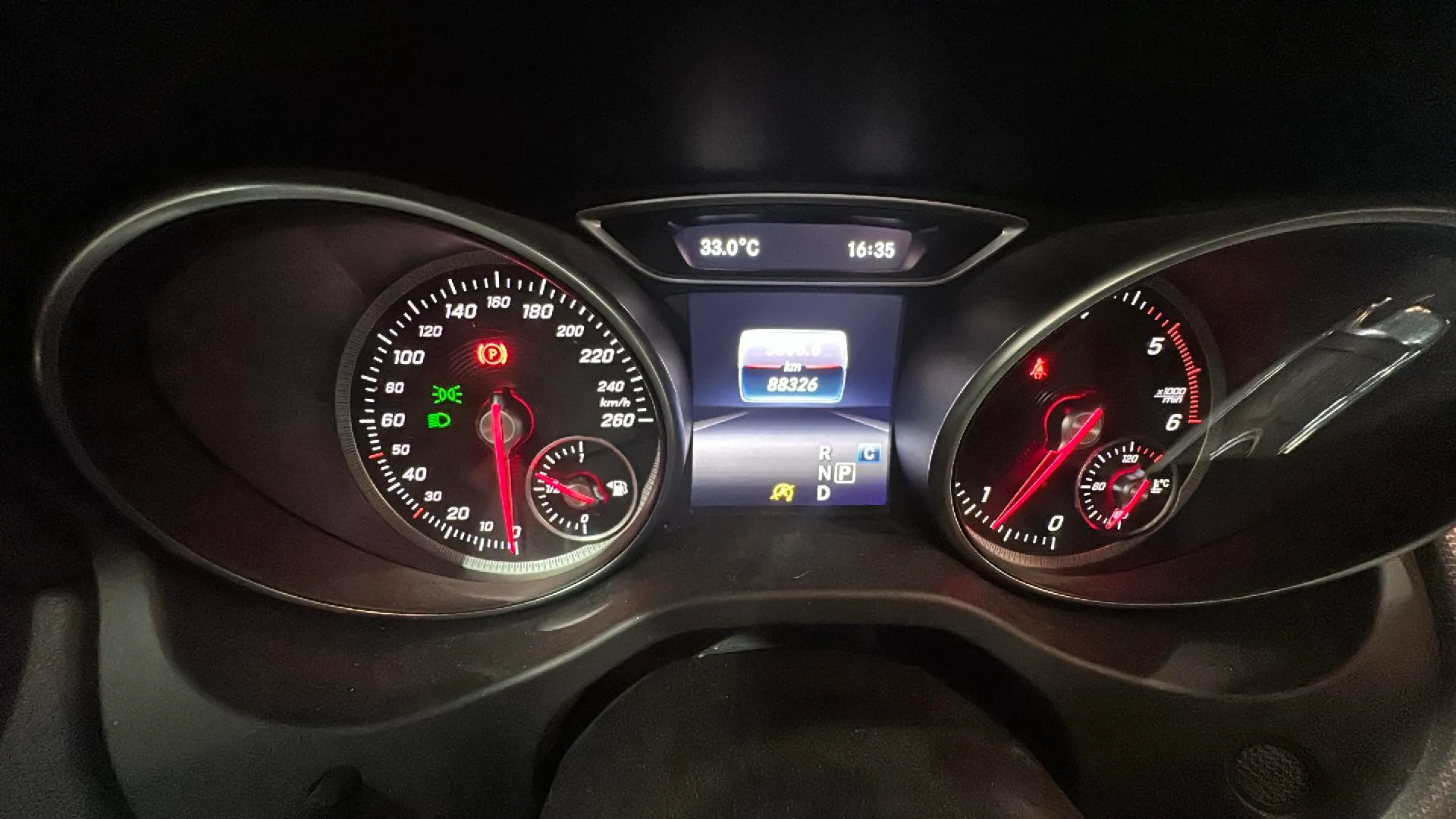 Mercedes-Benz CLA 200 d Shooting Brake - foto 11