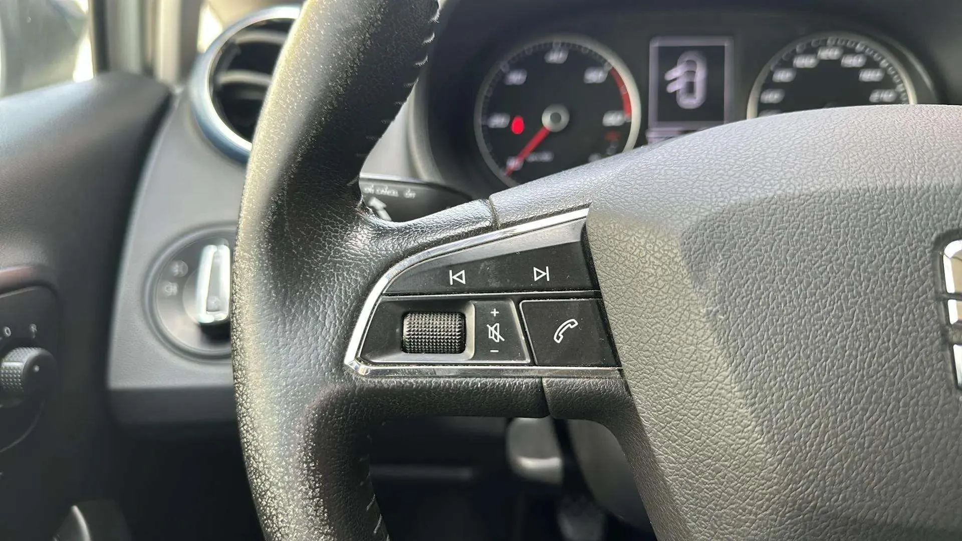 SEAT Ibiza 90 - foto 10