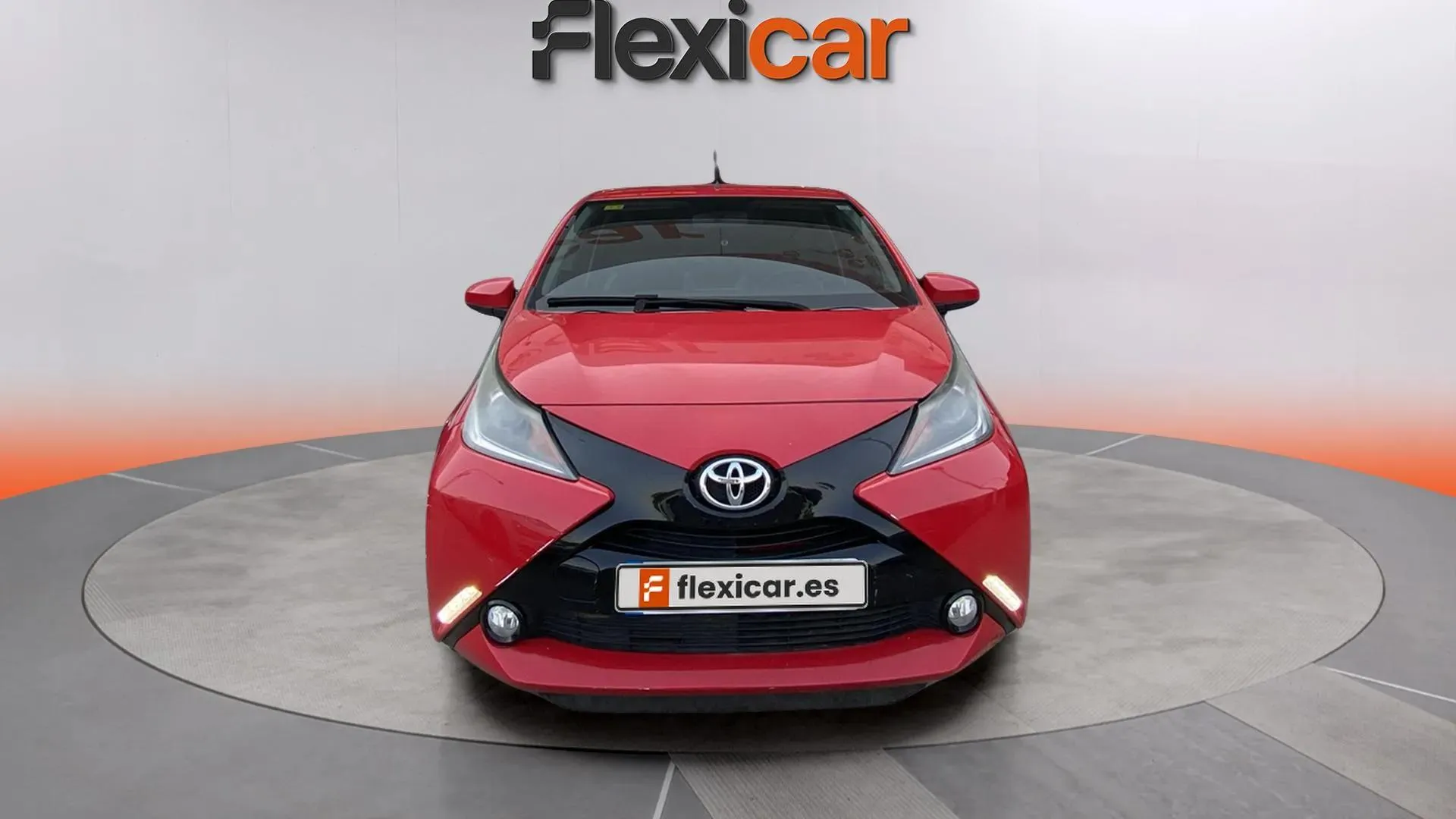 Toyota Aygo 1.0 70 x-play - foto 2