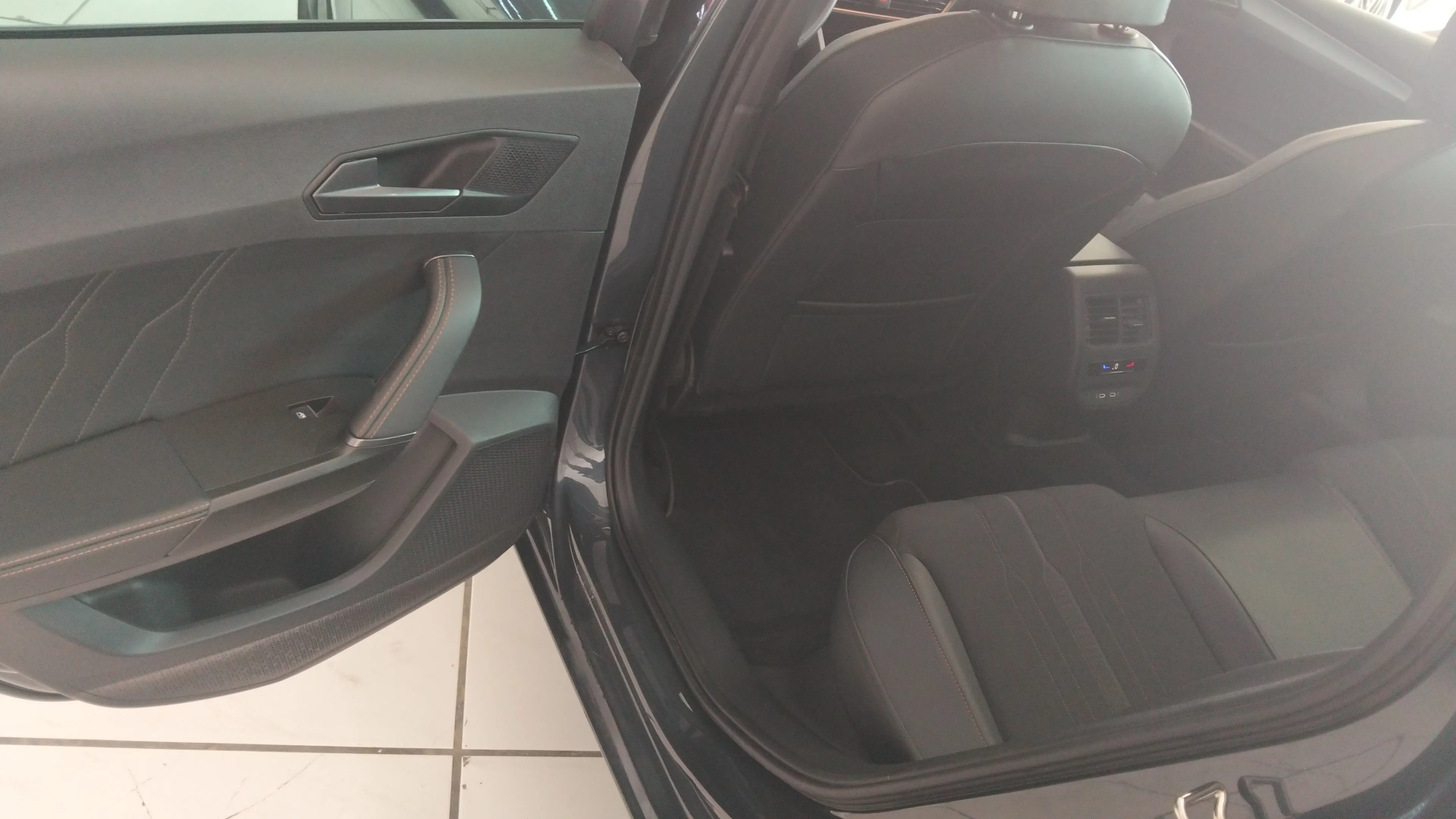 Cupra León 1.5 eTSI DSG - foto 12