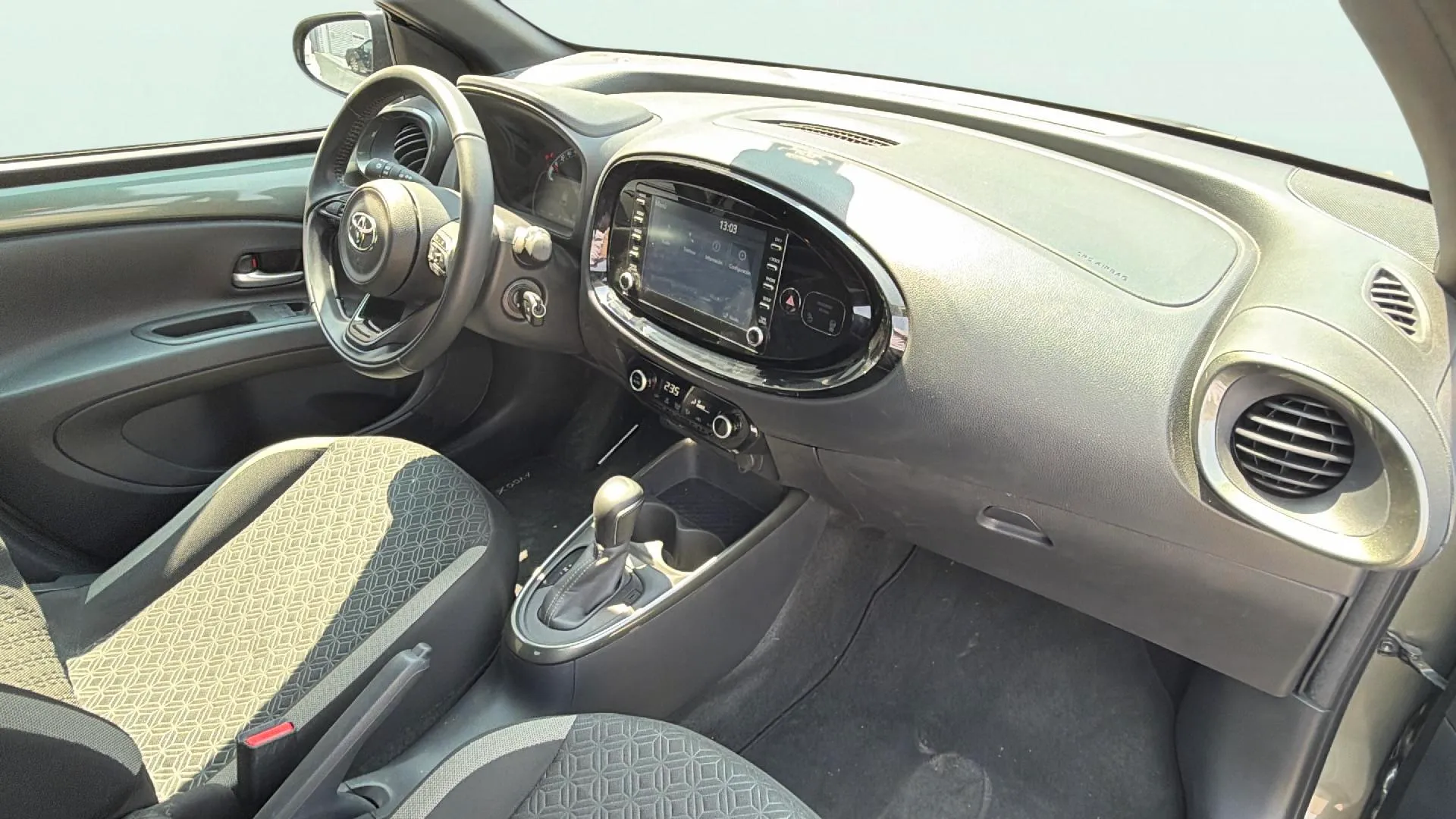 Toyota Aygo X 1.0 VVT-I Chic - foto 9
