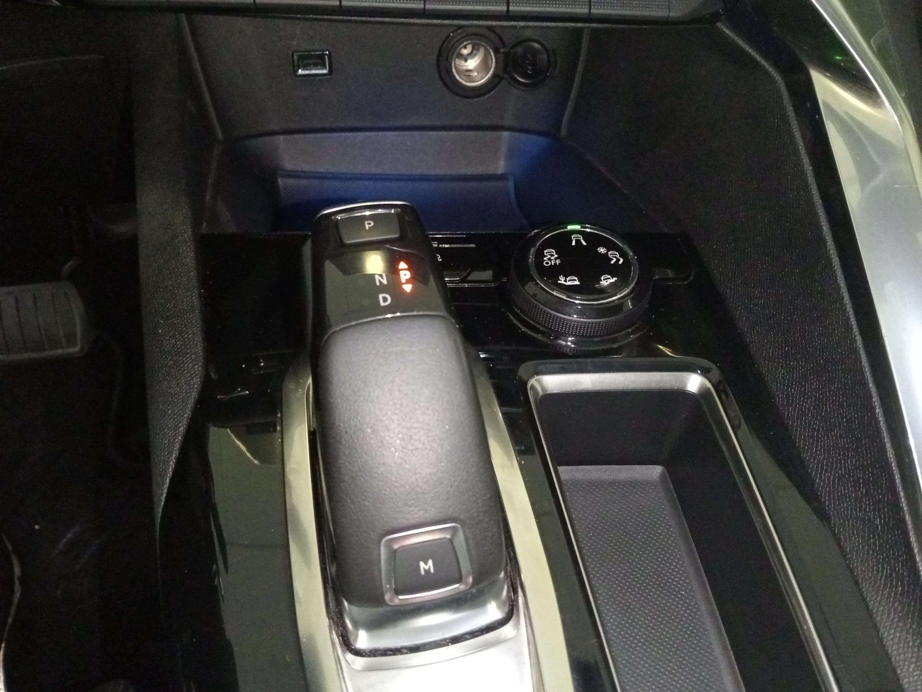 Peugeot 3008 1.2 PureTech Allure EAT8 - foto 19