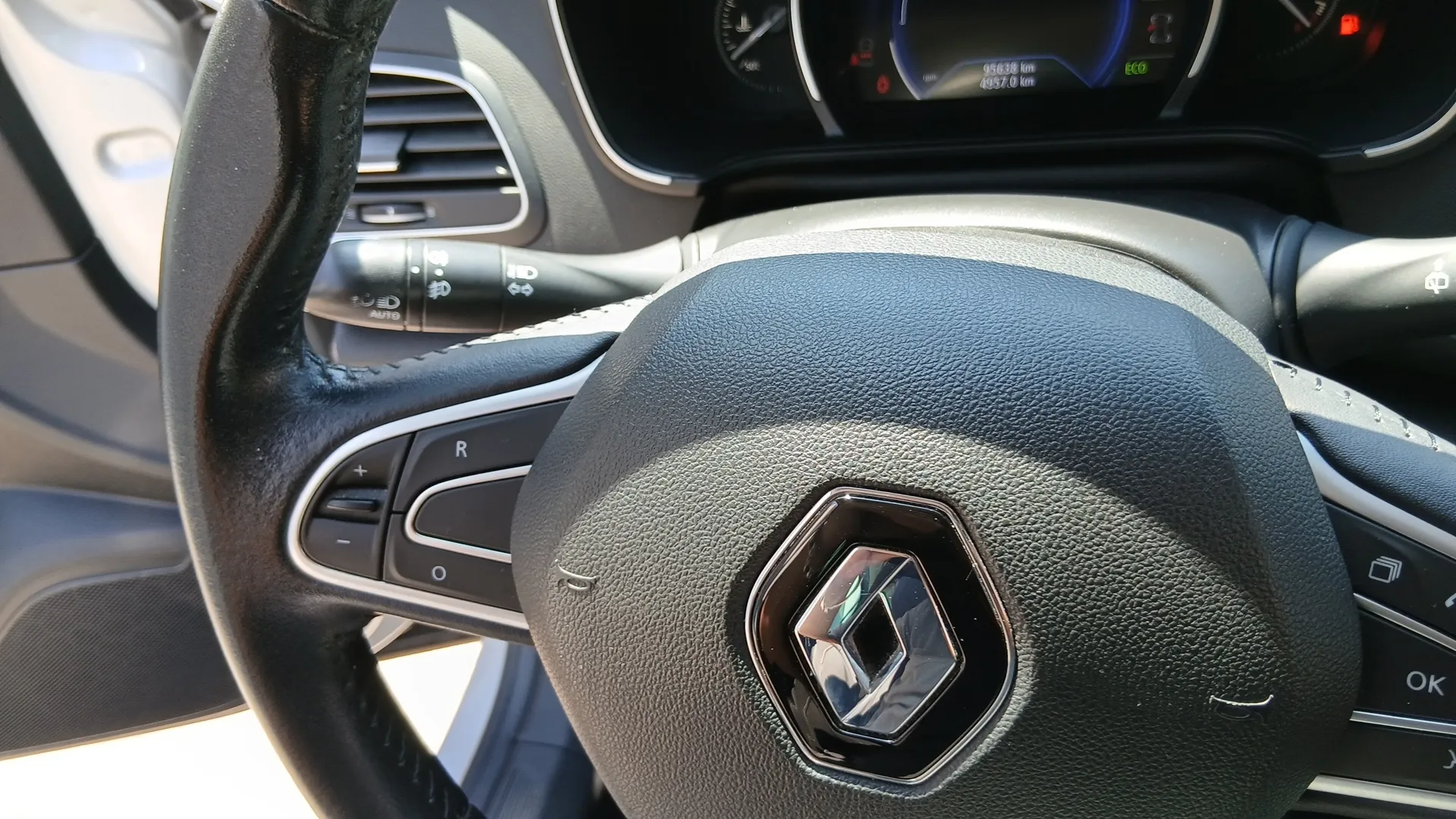 Renault Mégane Limited Energy TCe - foto 12