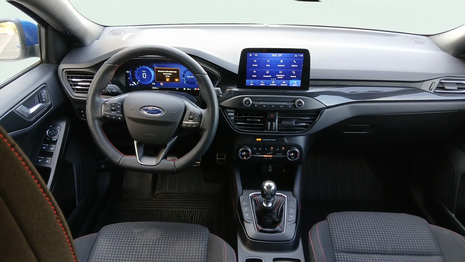 Ford Focus 1.0 EcoBoost ST-Line - foto 6