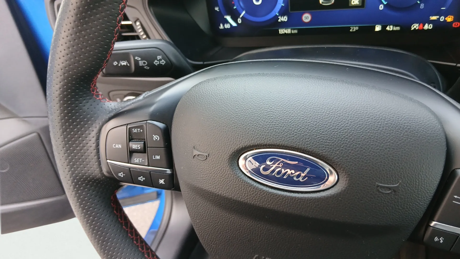 Ford Focus 1.0 EcoBoost ST-Line - foto 11