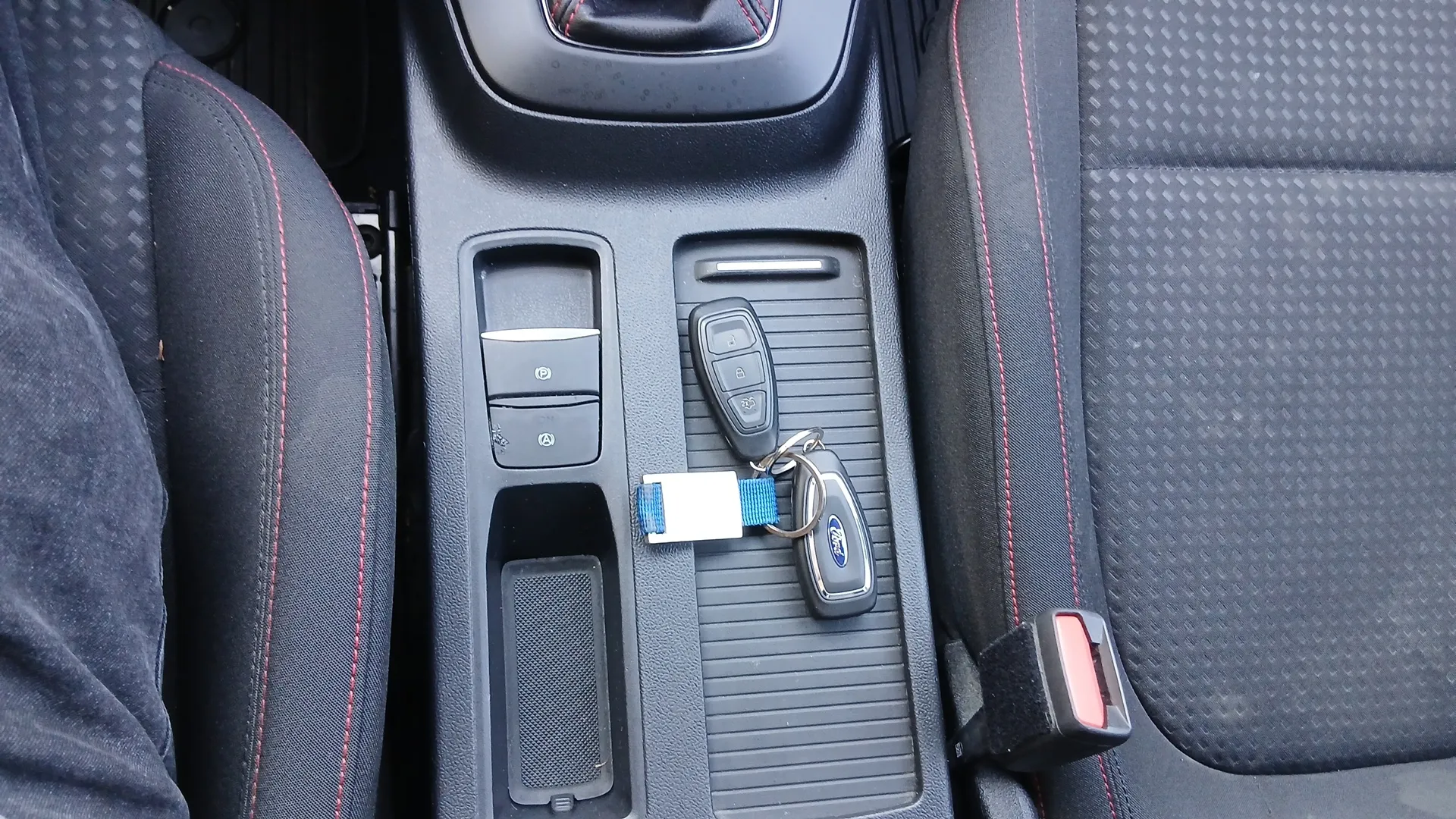Ford Focus 1.0 EcoBoost ST-Line - foto 17