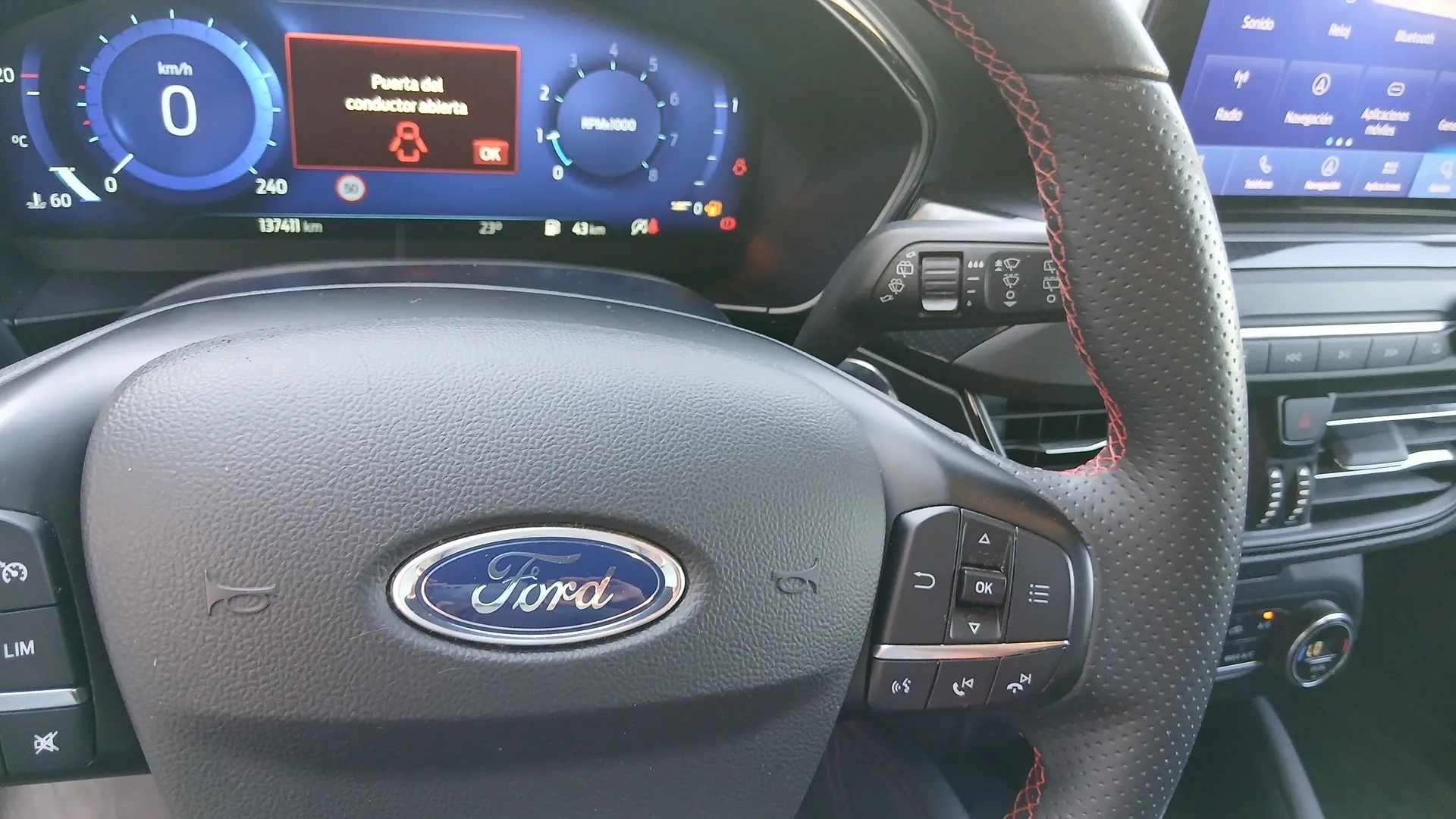Ford Focus 1.0 EcoBoost ST-Line - foto 12