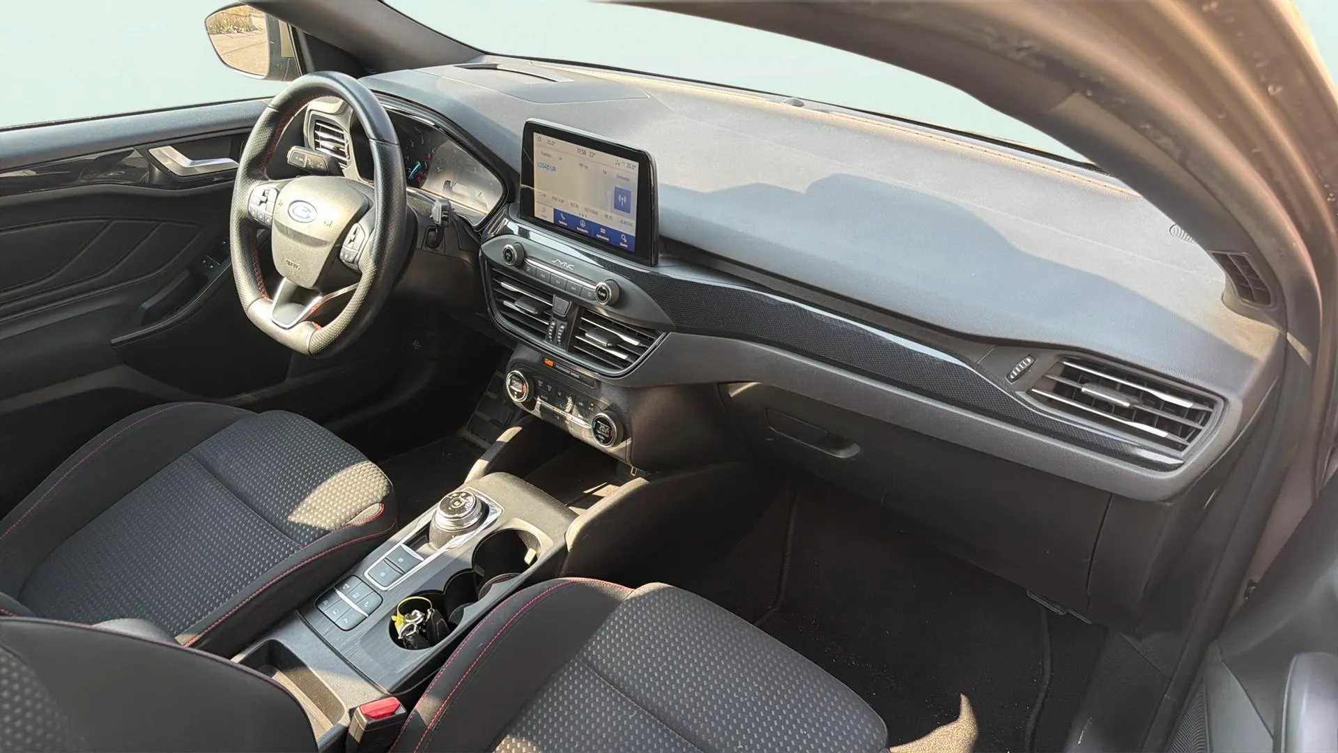 Ford Focus 1.5 EcoBlue ST-Line - foto 9