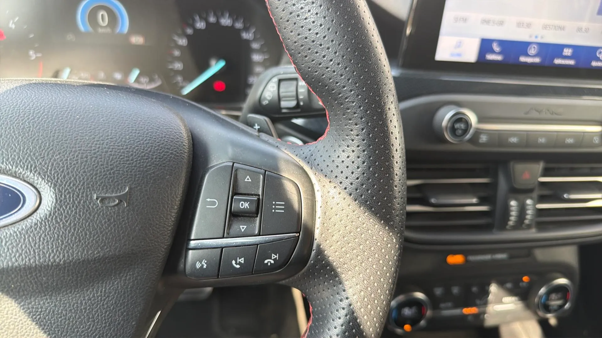Ford Focus 1.5 EcoBlue ST-Line - foto 14