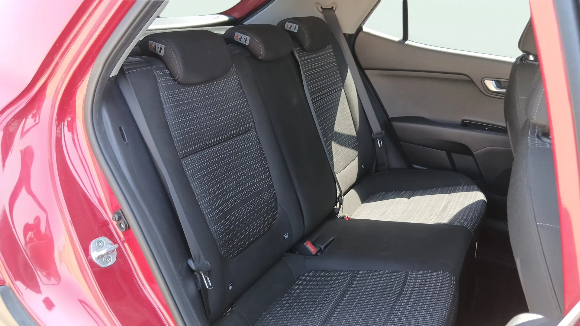 Kia Stonic 1.0 T-GDi Business - foto 19
