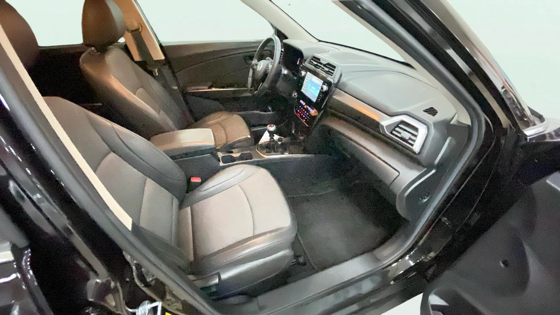 SsangYong Tivoli G15T Limited - foto 9