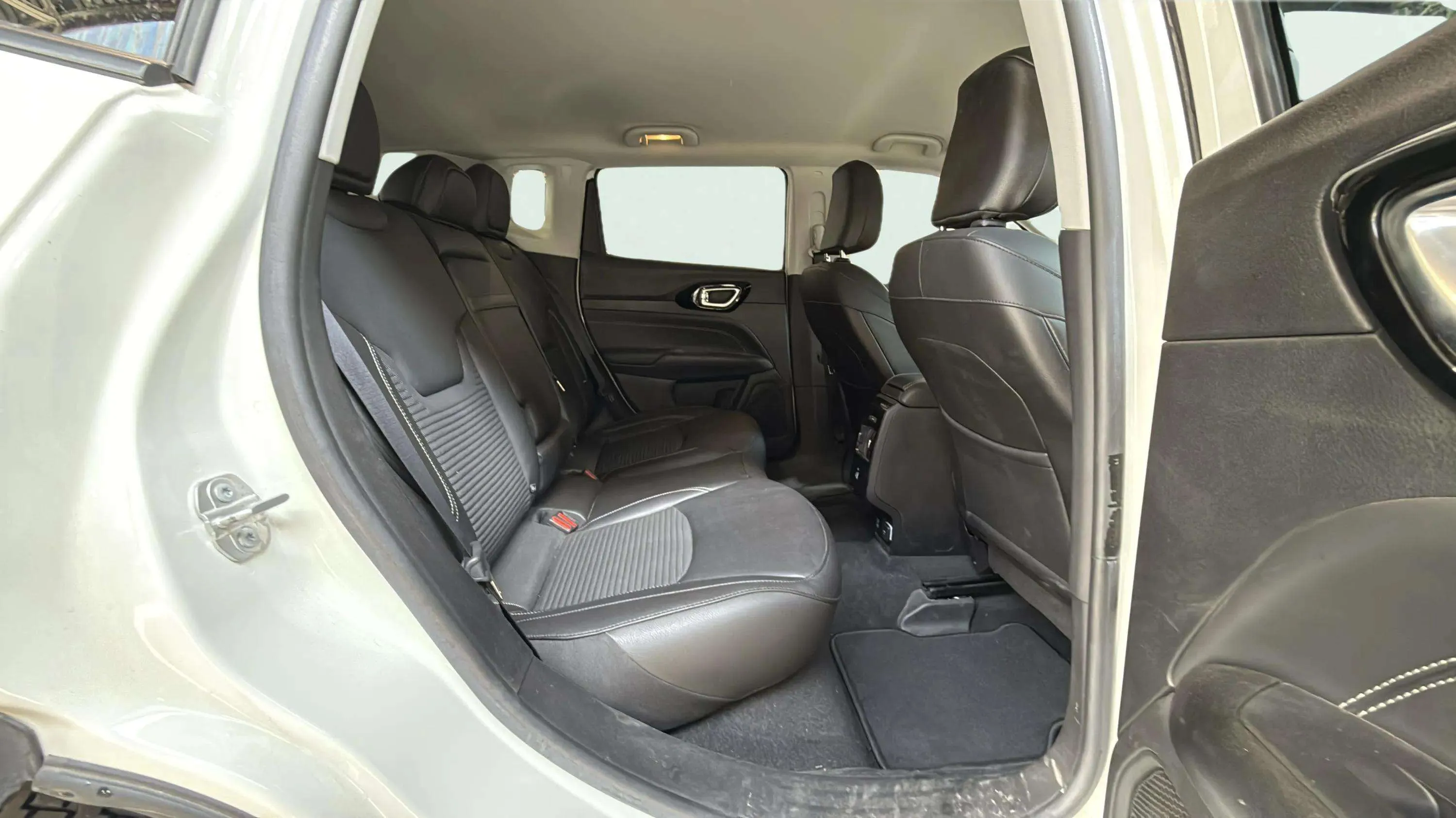Jeep Compass 1.6 Mjet Limited FWD - foto 14