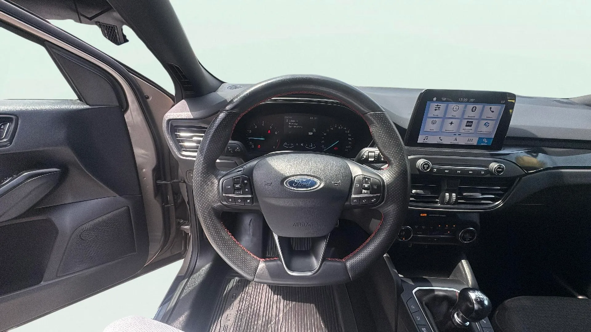 Ford Focus 1.0 EcoBoost ST-Line - foto 8