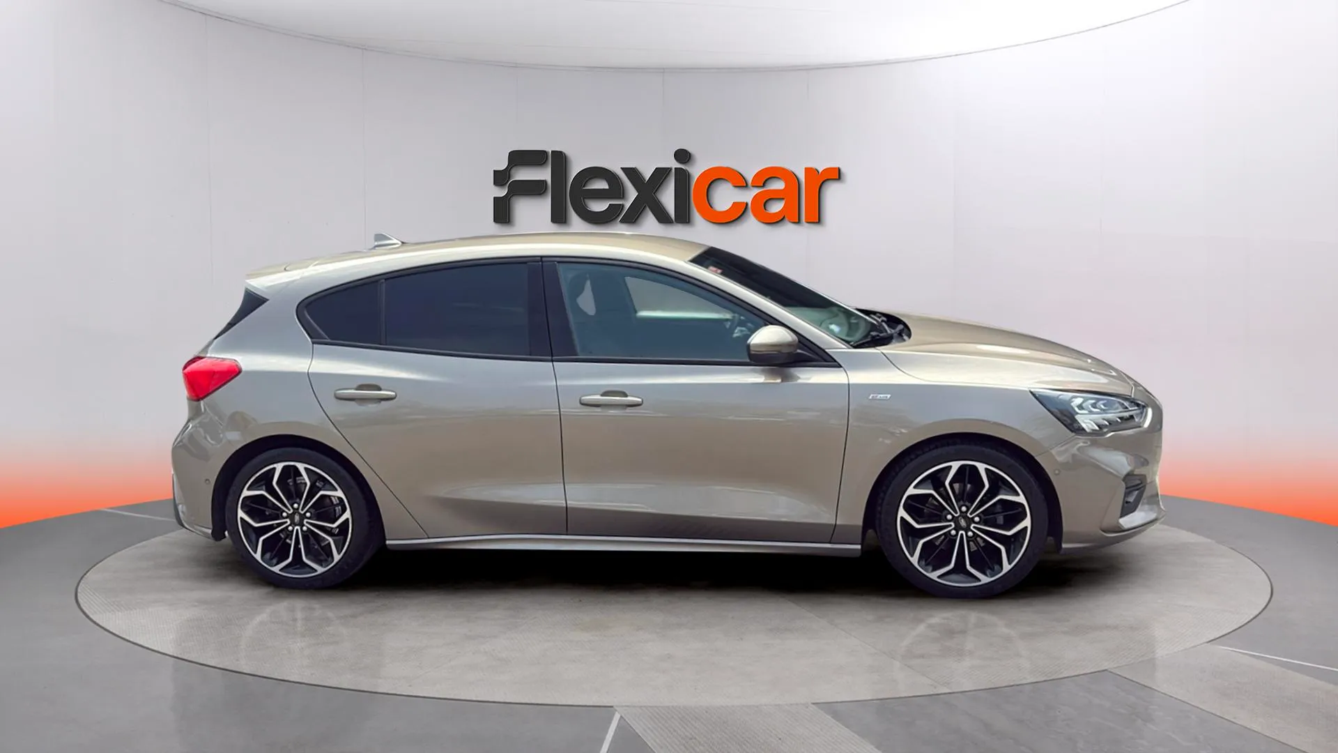 Ford Focus 1.0 EcoBoost ST-Line - foto 2