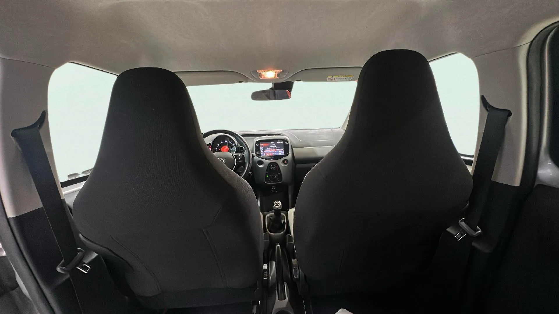 Toyota Aygo 1.0 70 x-play - foto 26