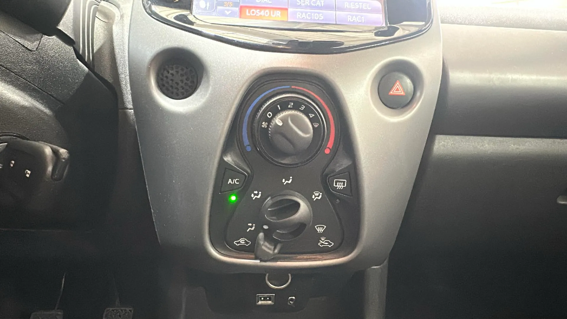 Toyota Aygo 1.0 70 x-play - foto 19