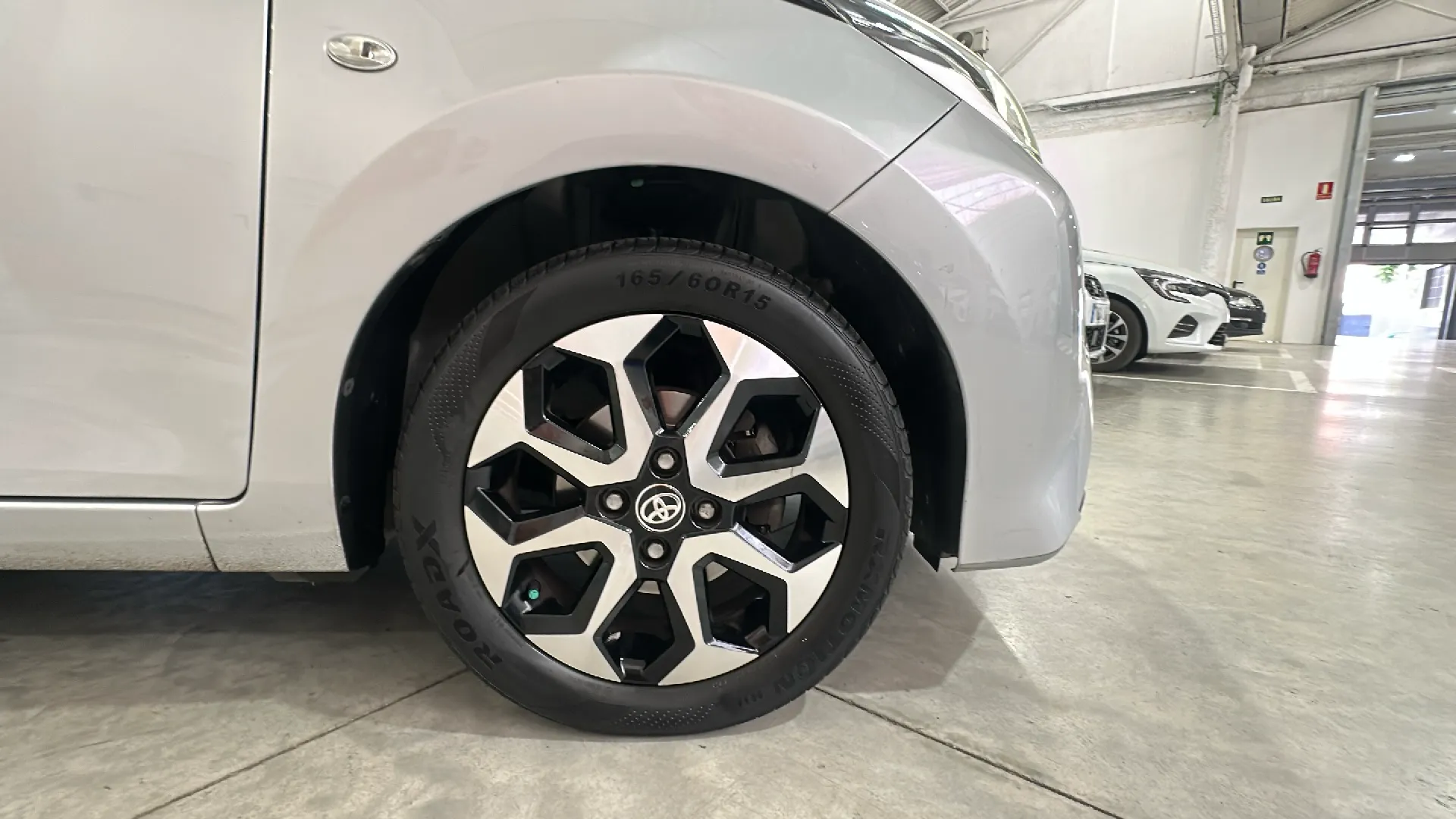 Toyota Aygo 1.0 70 x-play - foto 28