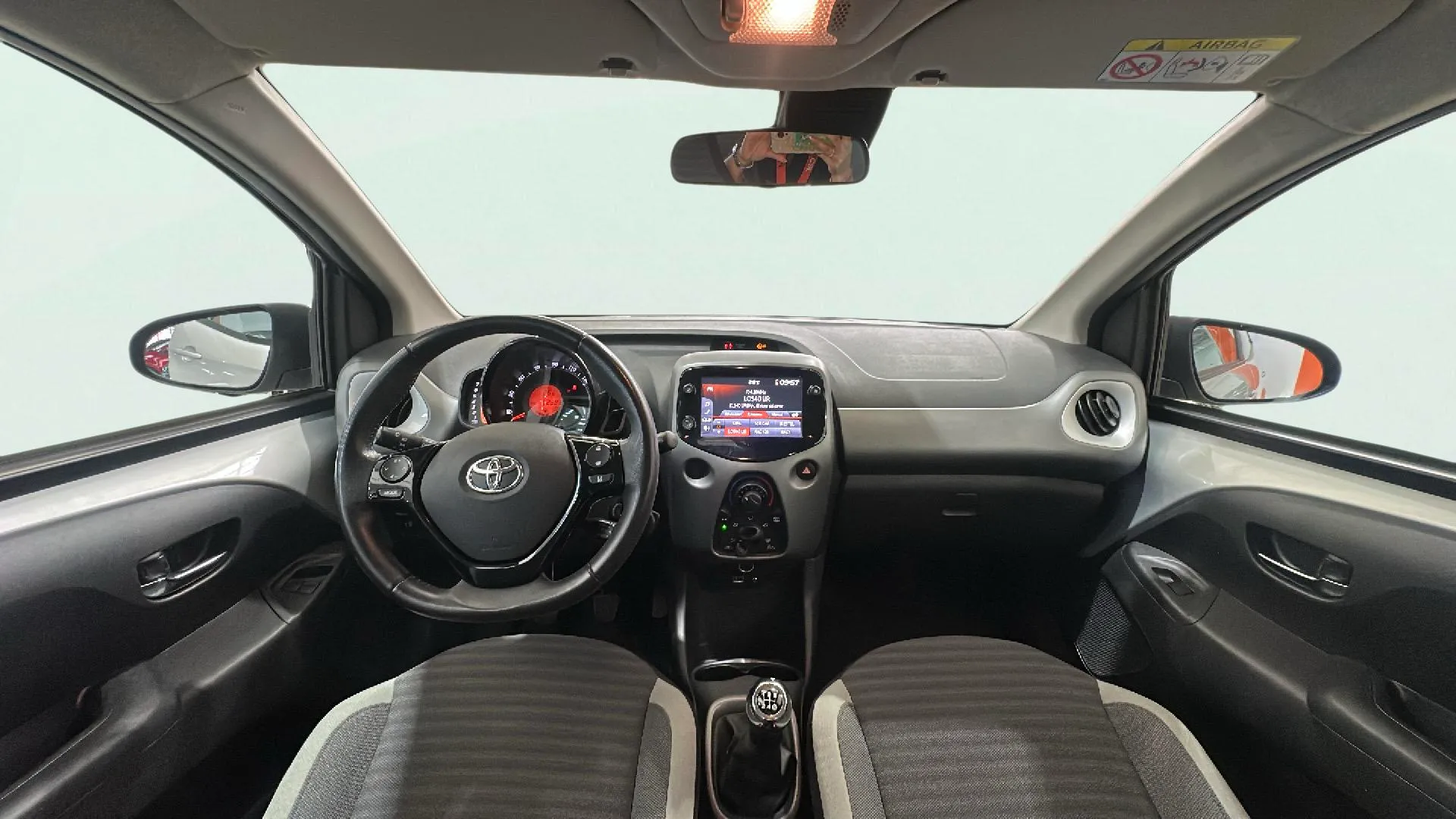 Toyota Aygo 1.0 70 x-play - foto 9