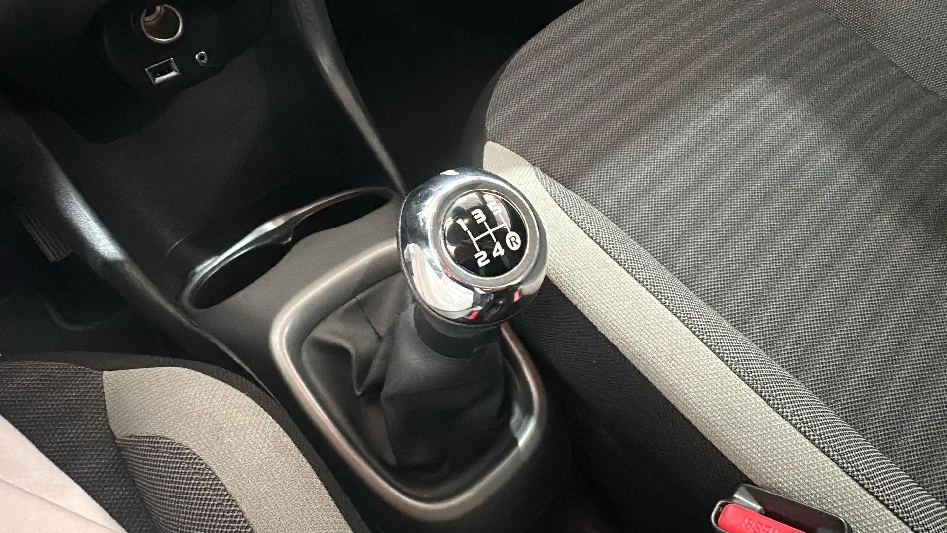 Toyota Aygo 1.0 70 x-play - foto 20