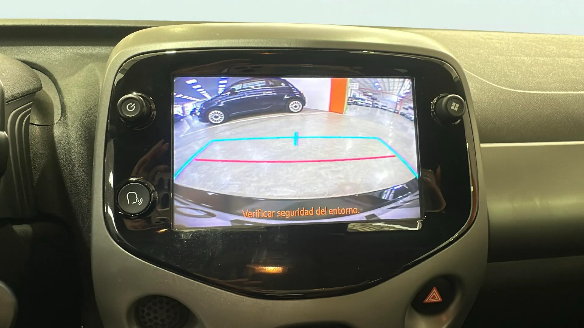 Toyota Aygo 1.0 70 x-play - foto 17