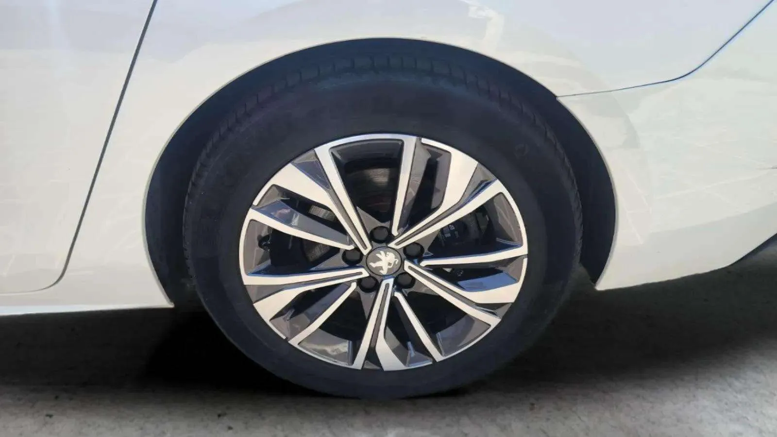 Peugeot 508 SW Allure Hybrid 225 e-EAT8 - foto 26