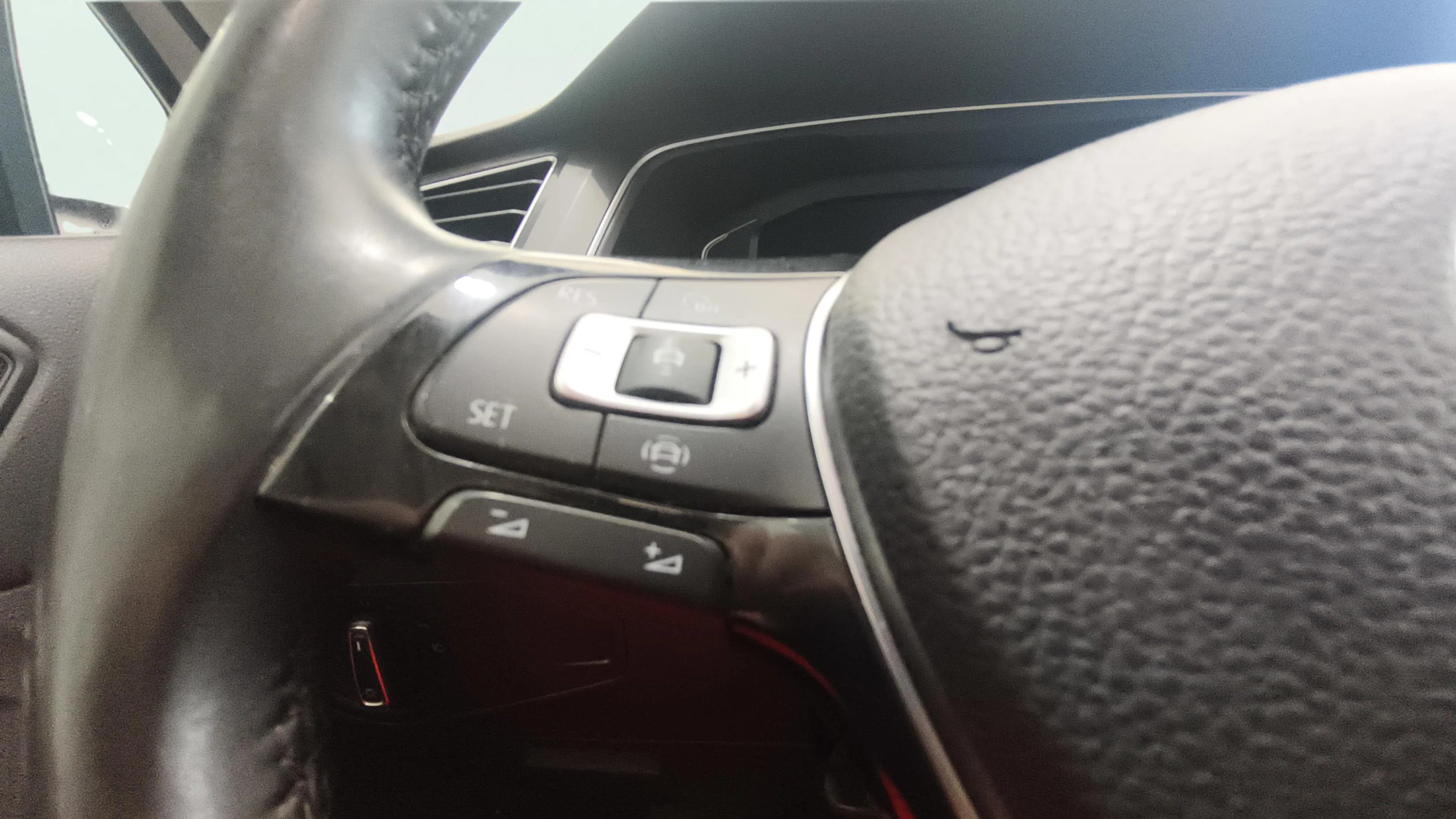 Volkswagen Tiguan Sport 2.0 TDI DSG - foto 15