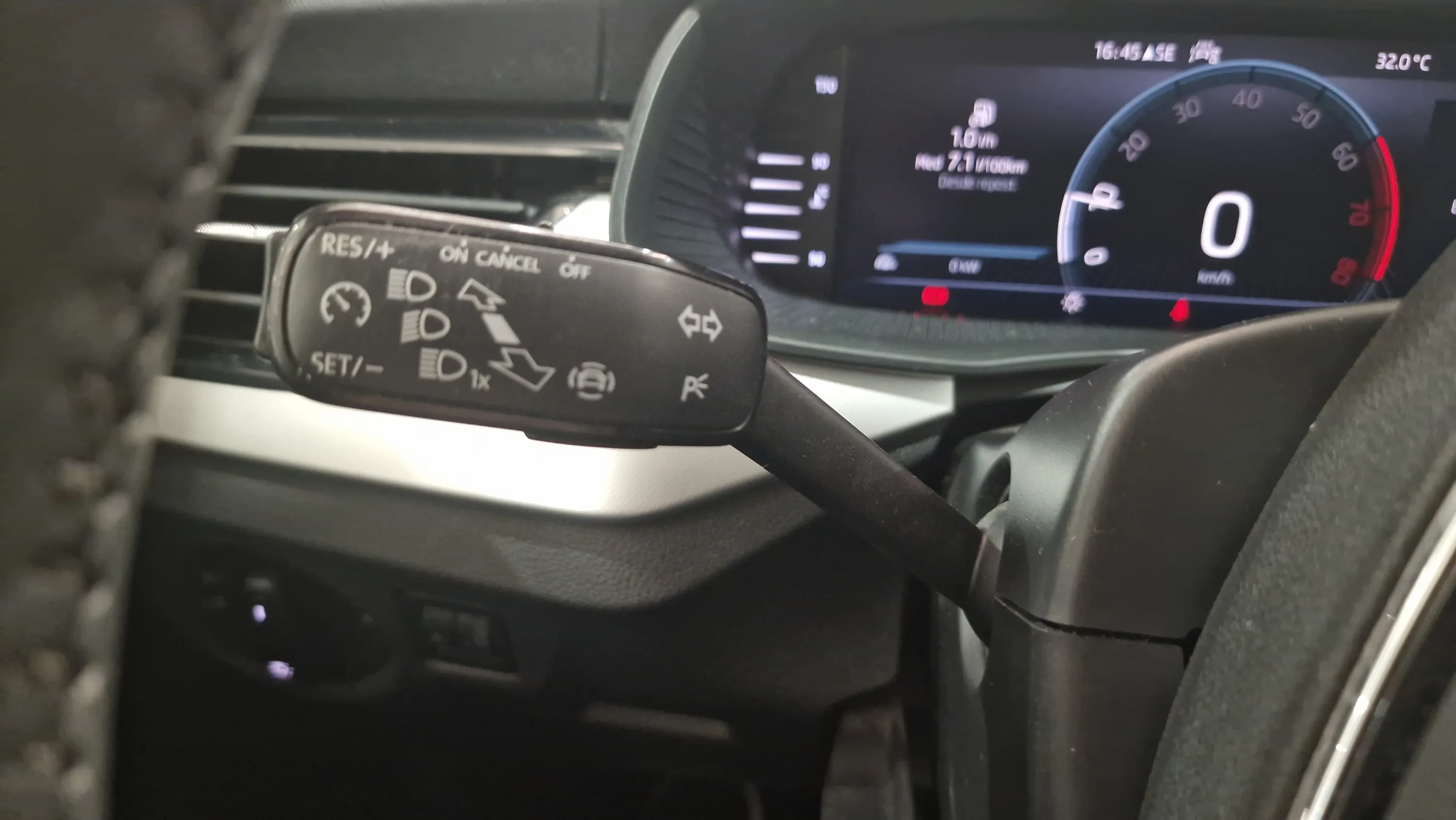 Škoda Scala 1.0 TSI Active - foto 17
