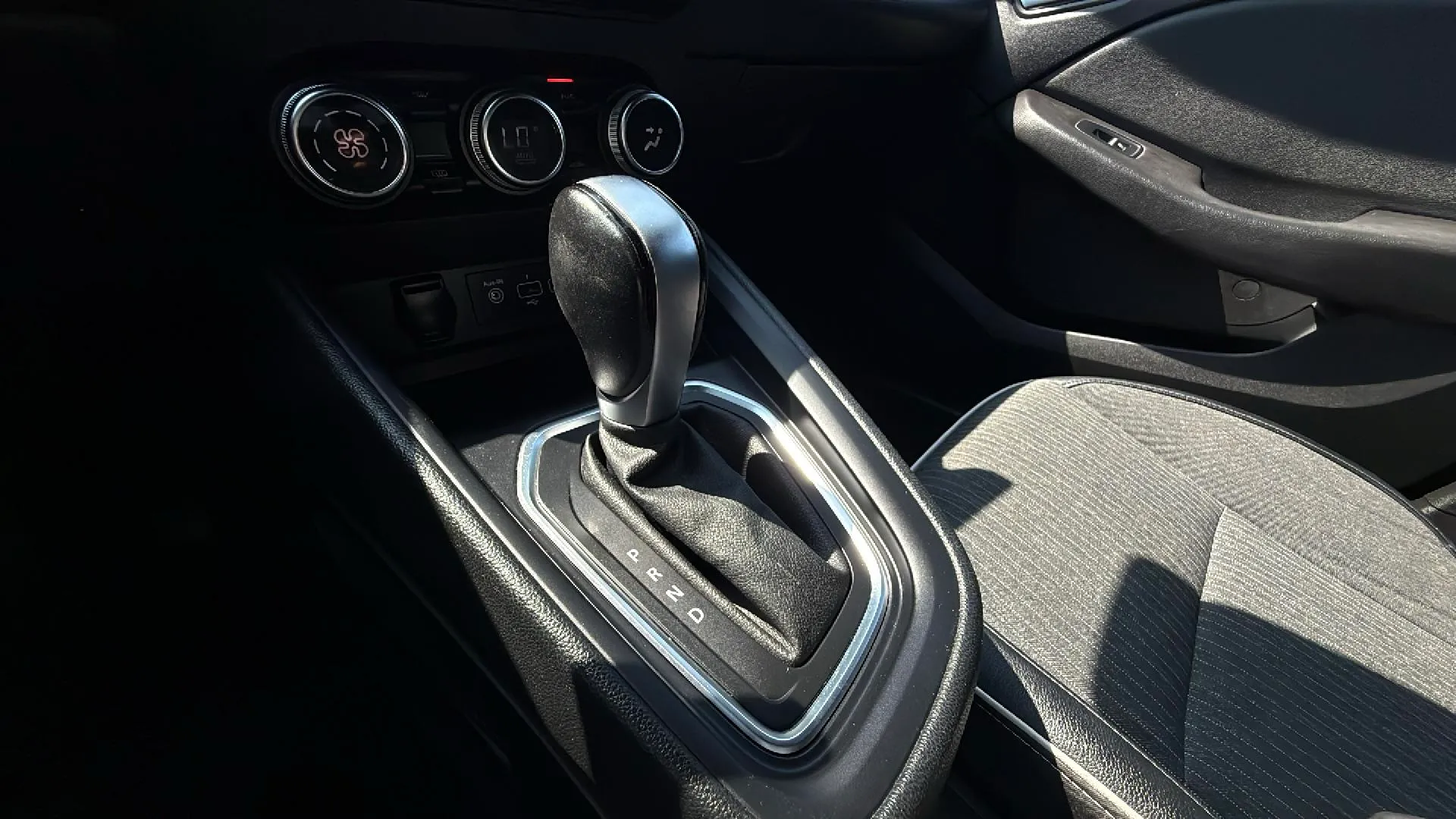 Renault Clio Zen TCe GPF EDC - foto 19