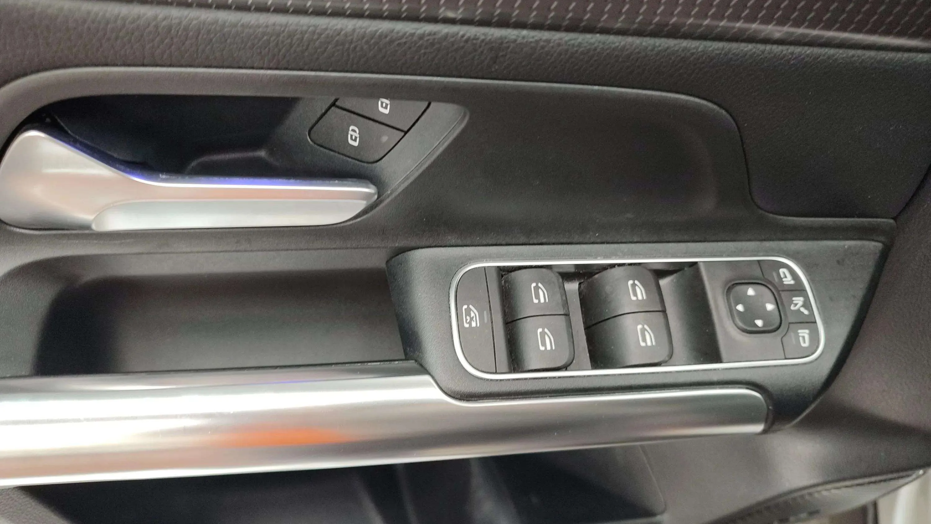 Mercedes-Benz GLA 200 D - foto 16
