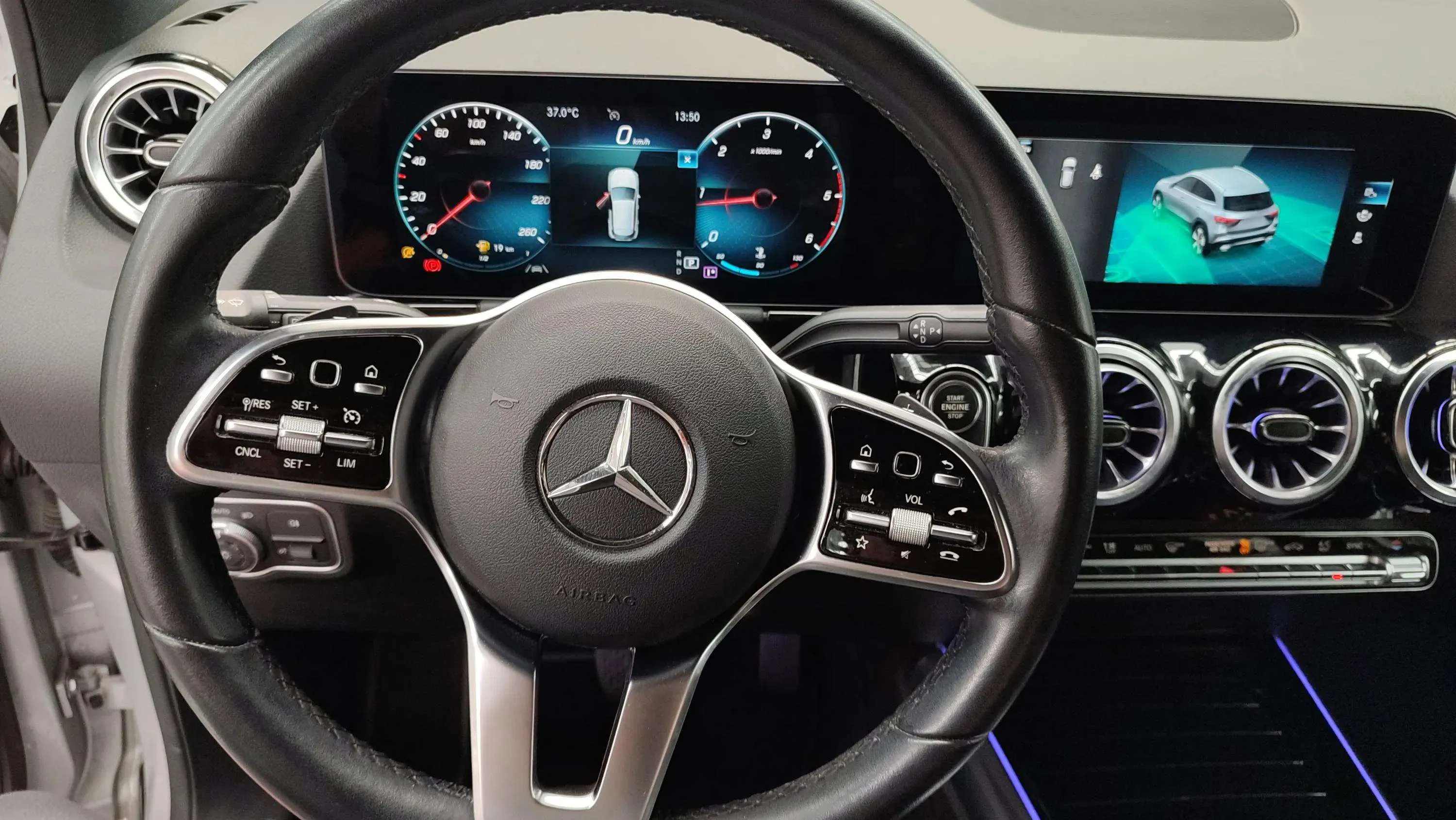 Mercedes-Benz GLA 200 D - foto 11