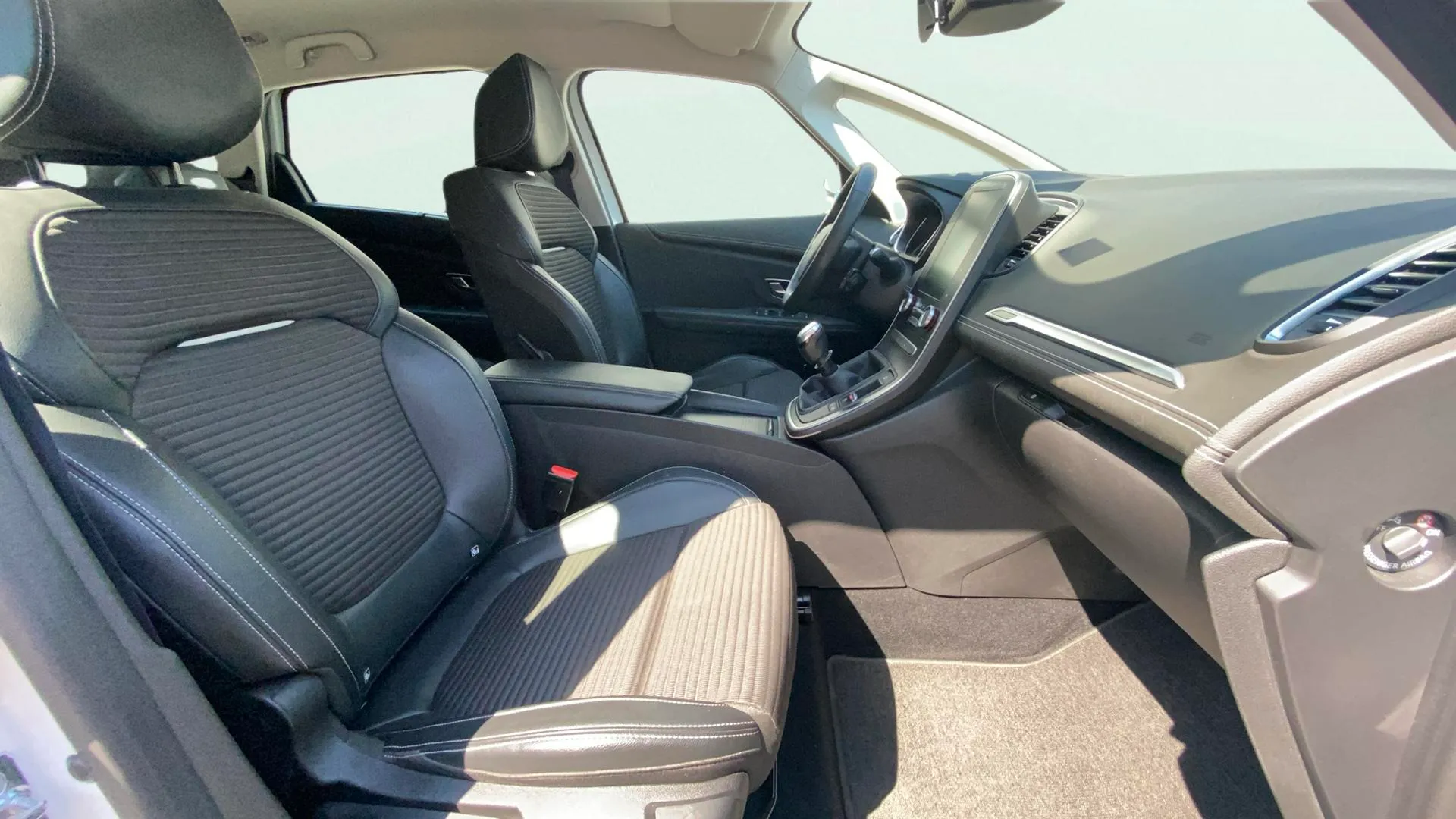 Renault Scénic Zen TCe GPF - foto 24