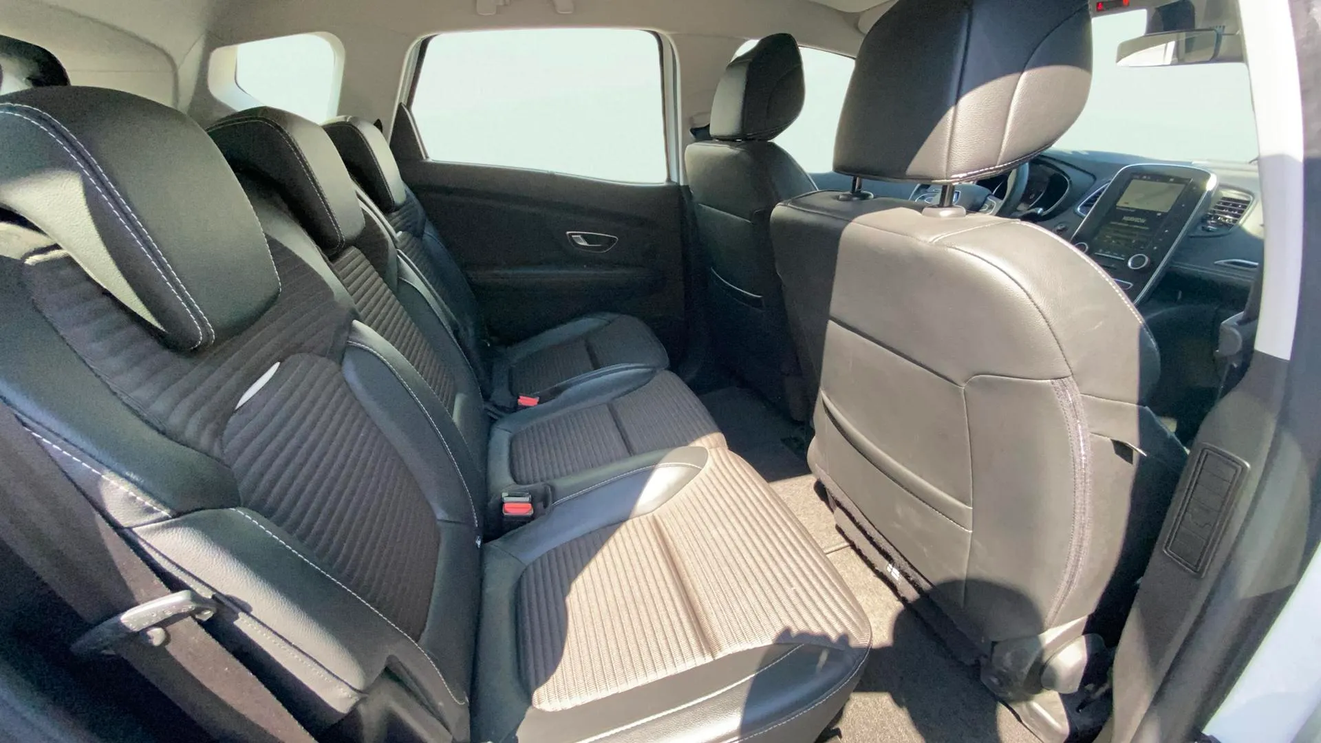 Renault Scénic Zen TCe GPF - foto 25
