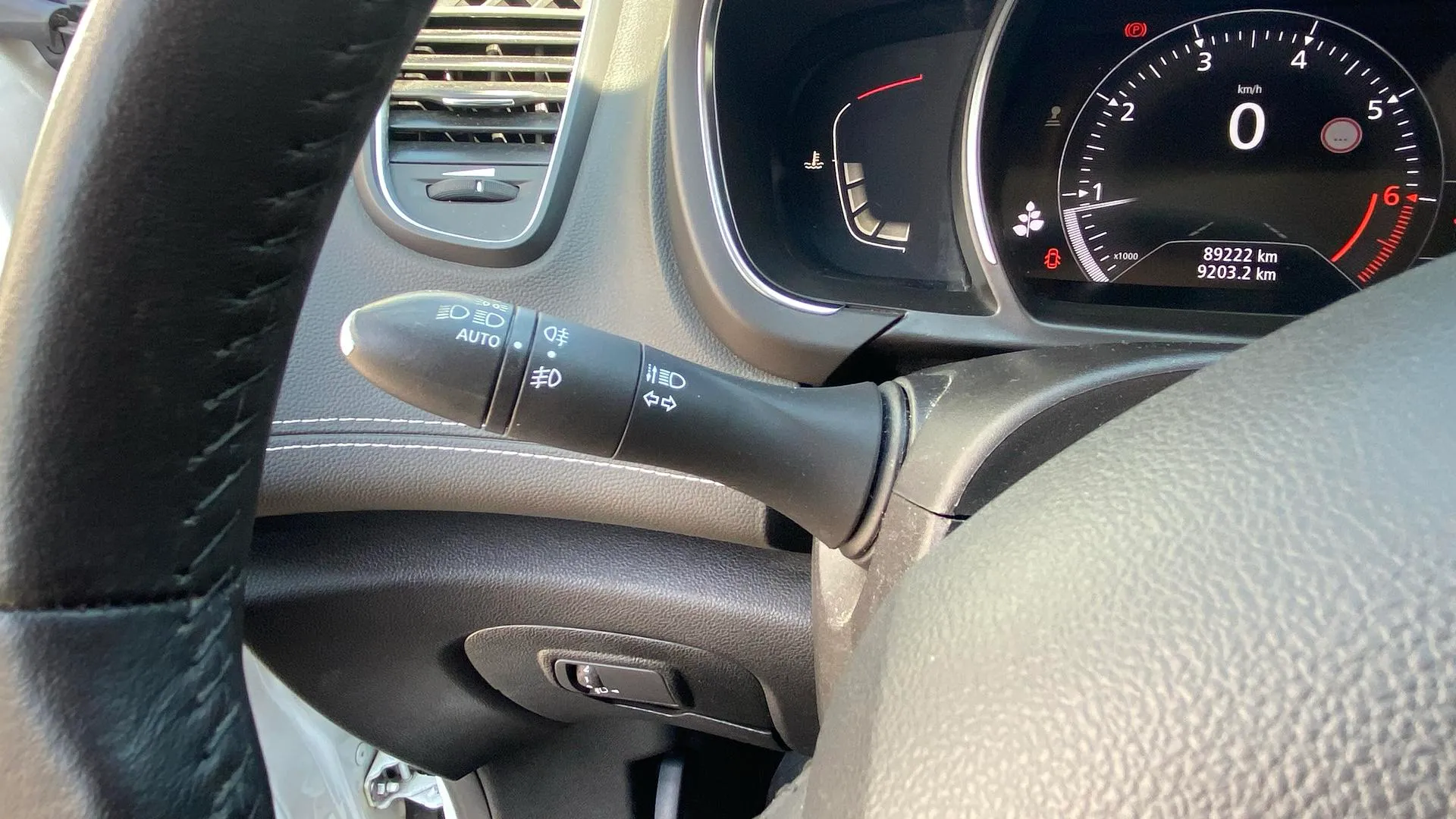 Renault Scénic Zen TCe GPF - foto 20