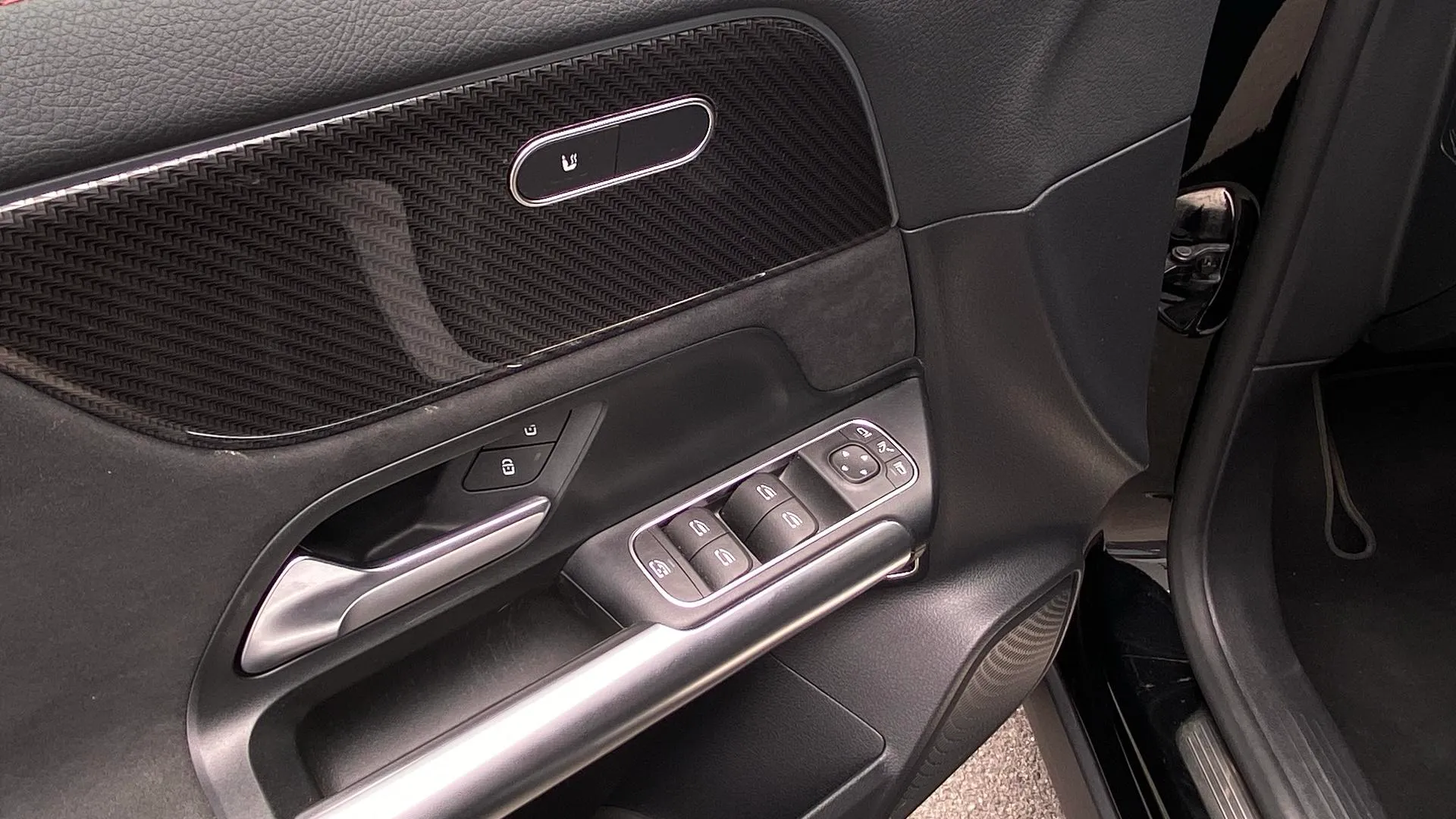Mercedes-Benz GLA 250 e con tecnología híbrida EQ - foto 22