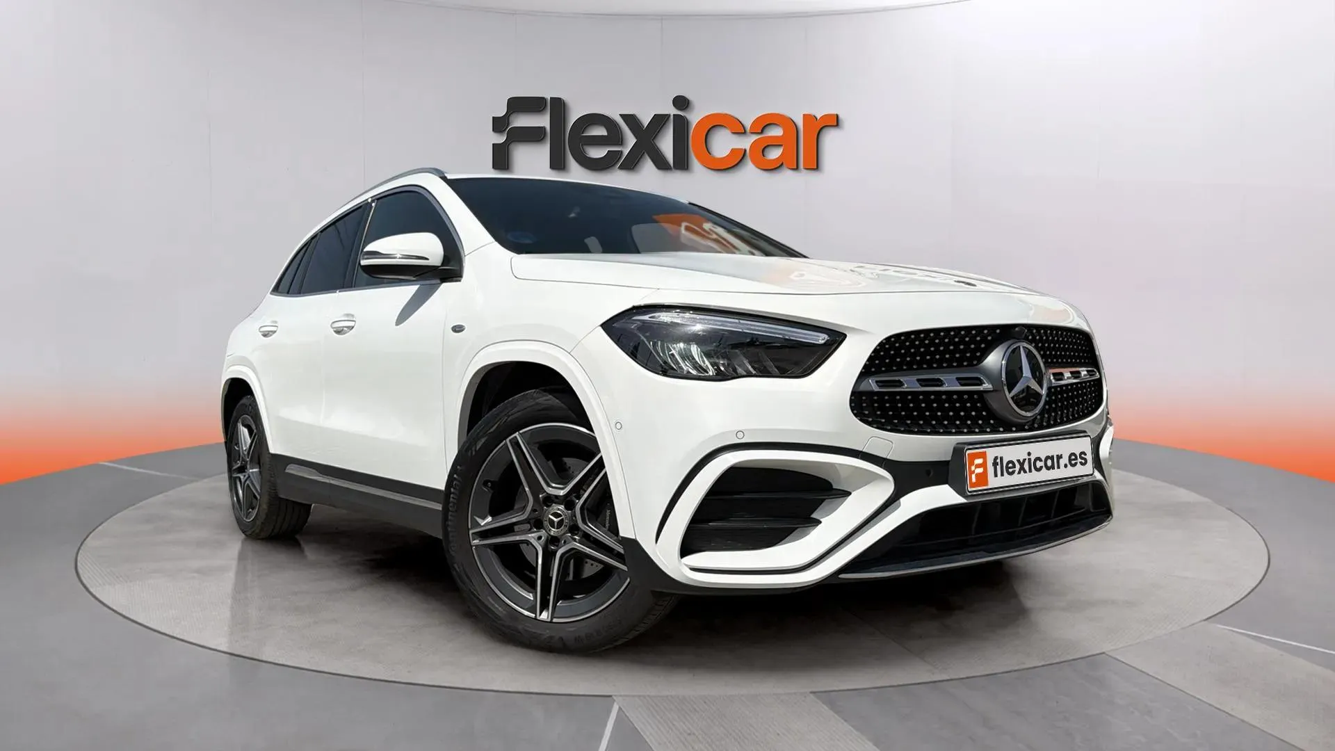 Mercedes-Benz GLA 250 e con tecnología híbrida EQ