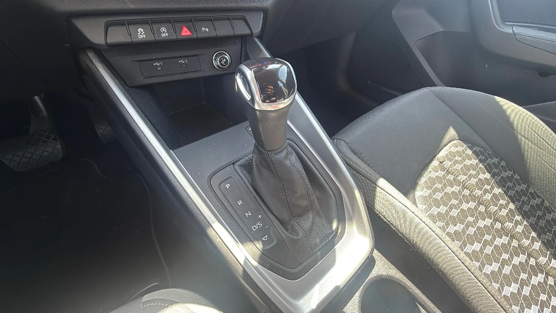Audi A1 Sportback Advanced 30 TFSI - foto 17