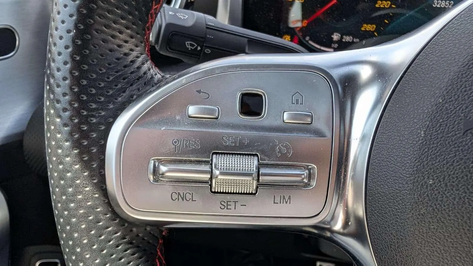 Mercedes-Benz CLA 200 D DCT - foto 12