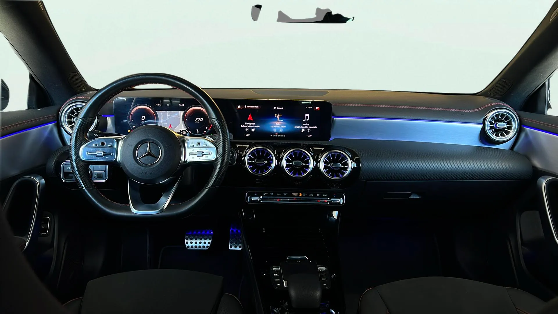 Mercedes-Benz CLA 200 D DCT - foto 11