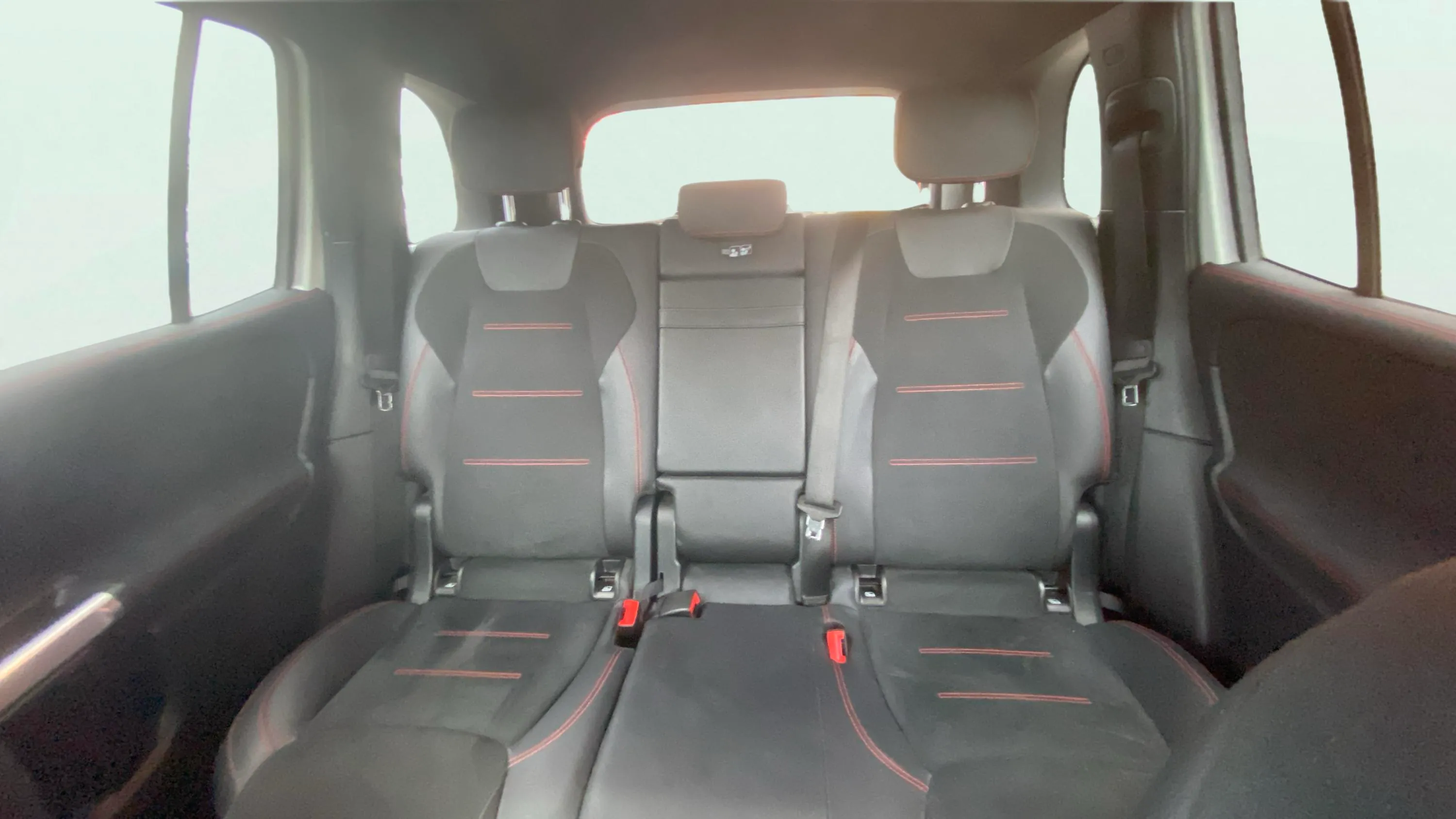 Mercedes-Benz GLB 200 d - foto 16