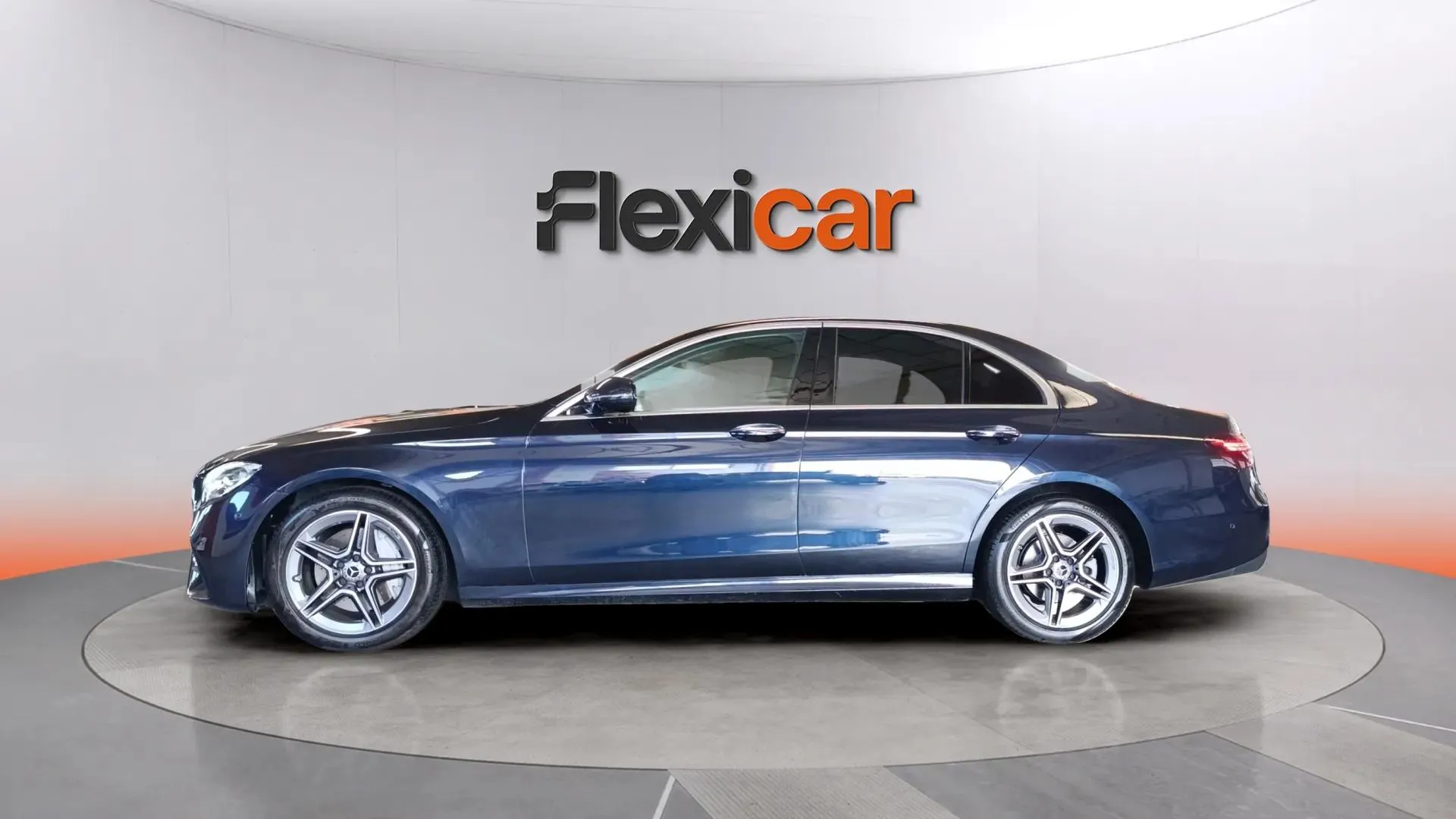 Mercedes-Benz Clase E E 200 - foto 6