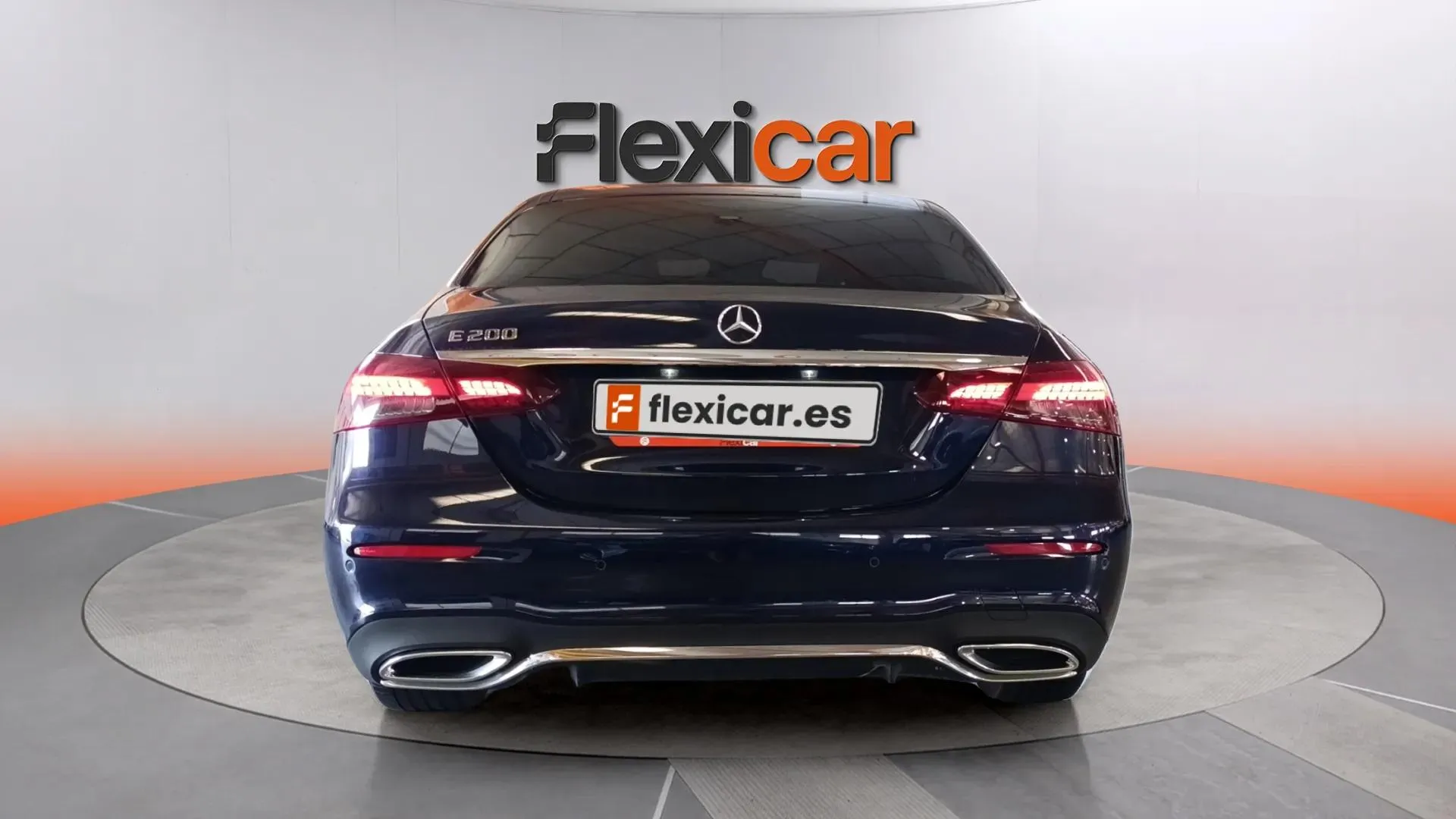 Mercedes-Benz Clase E E 200 - foto 4