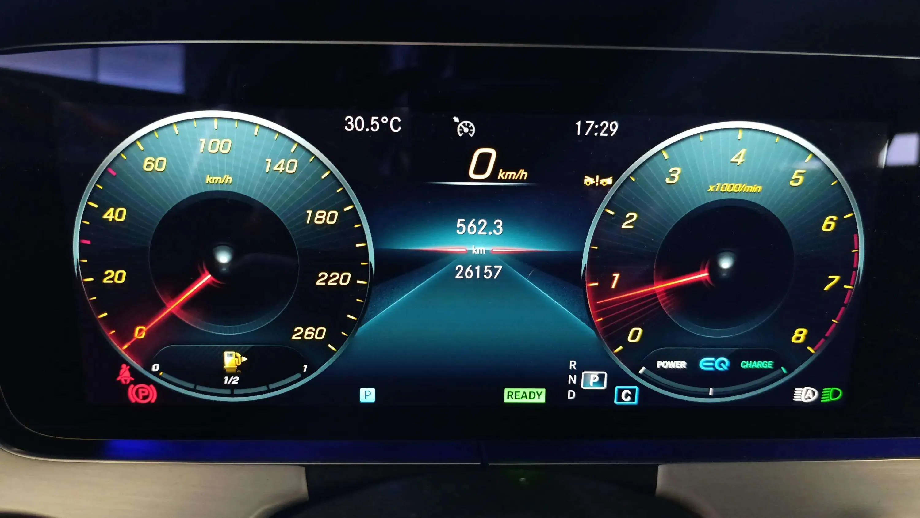 Mercedes-Benz Clase E E 200 - foto 13