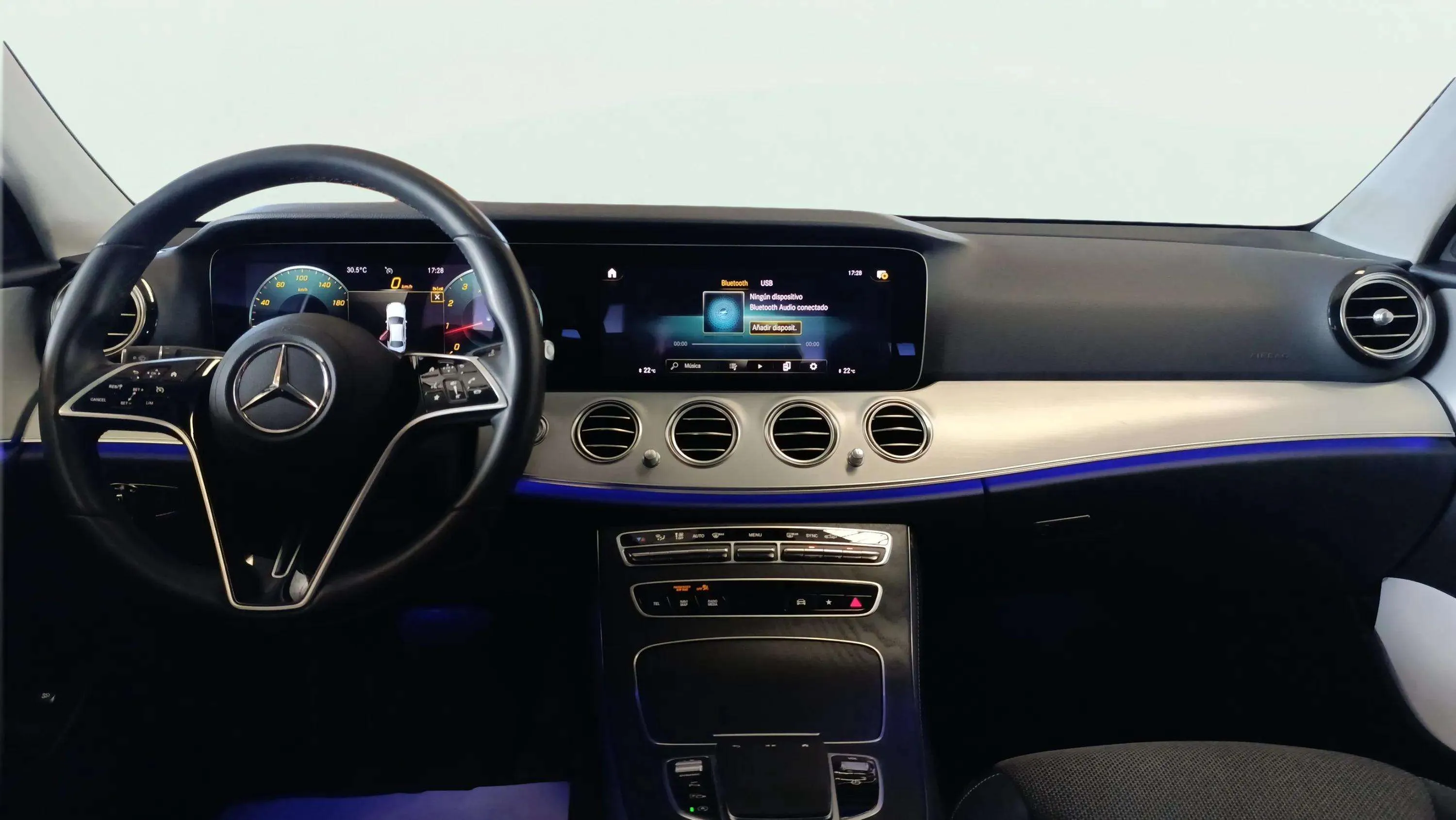 Mercedes-Benz Clase E E 200 - foto 9