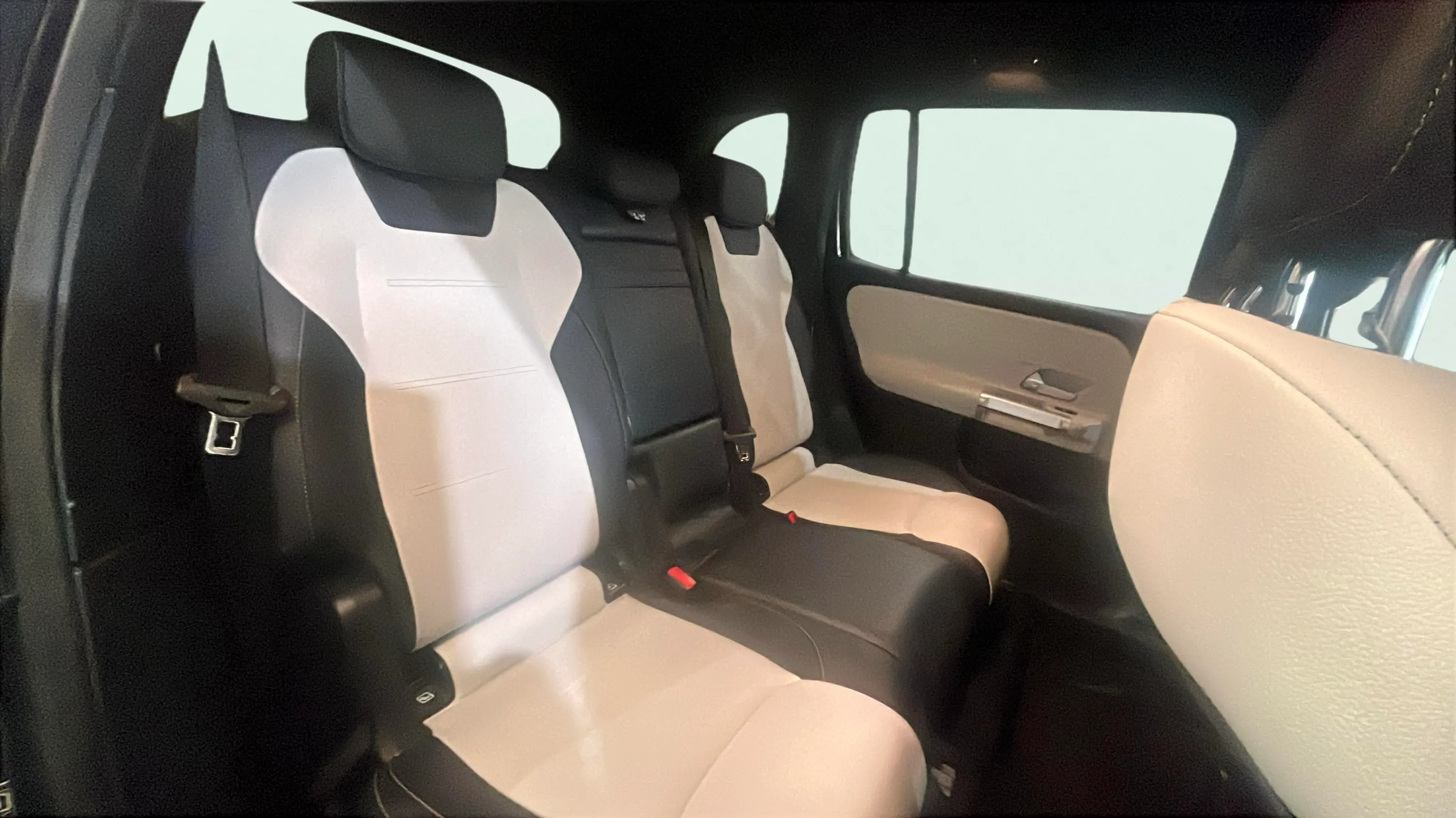 Mercedes-Benz GLB 200 d - foto 18