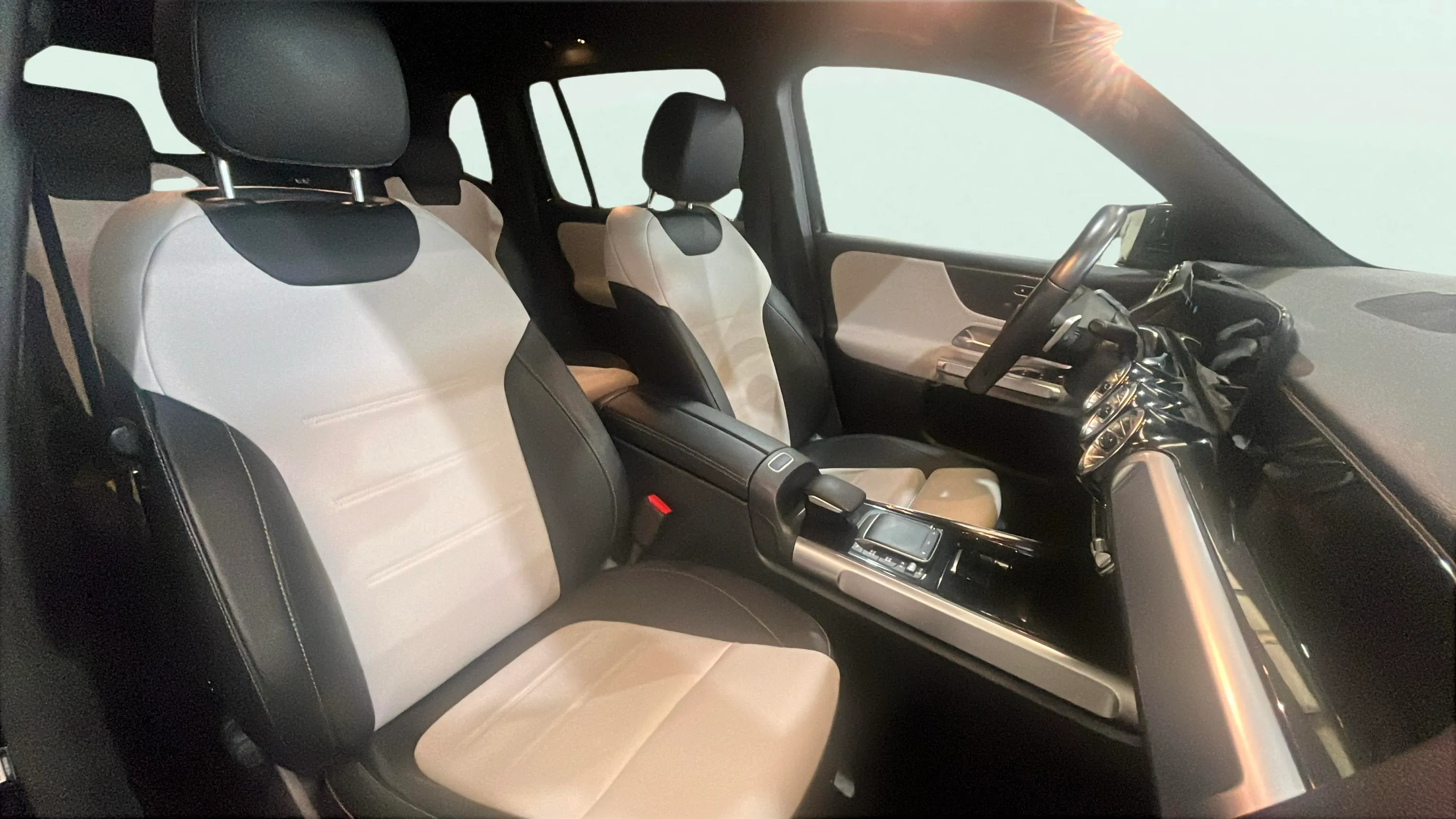 Mercedes-Benz GLB 200 d - foto 17