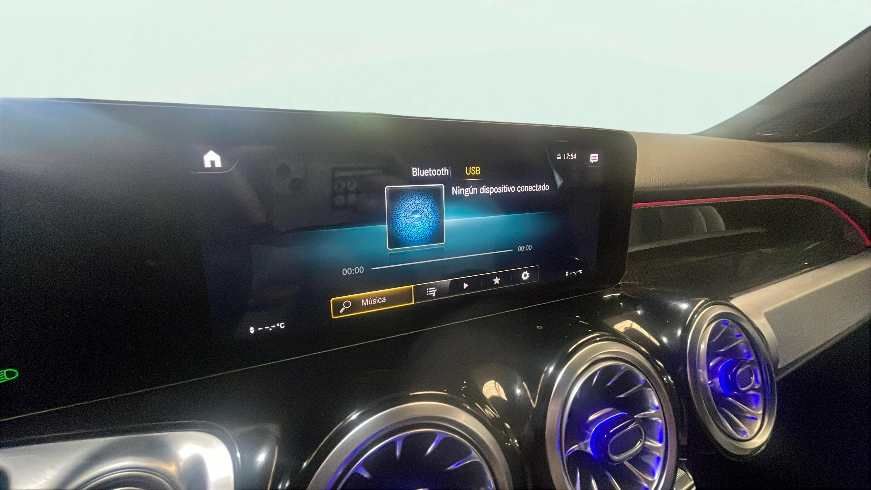 Mercedes-Benz GLB 200 d - foto 16