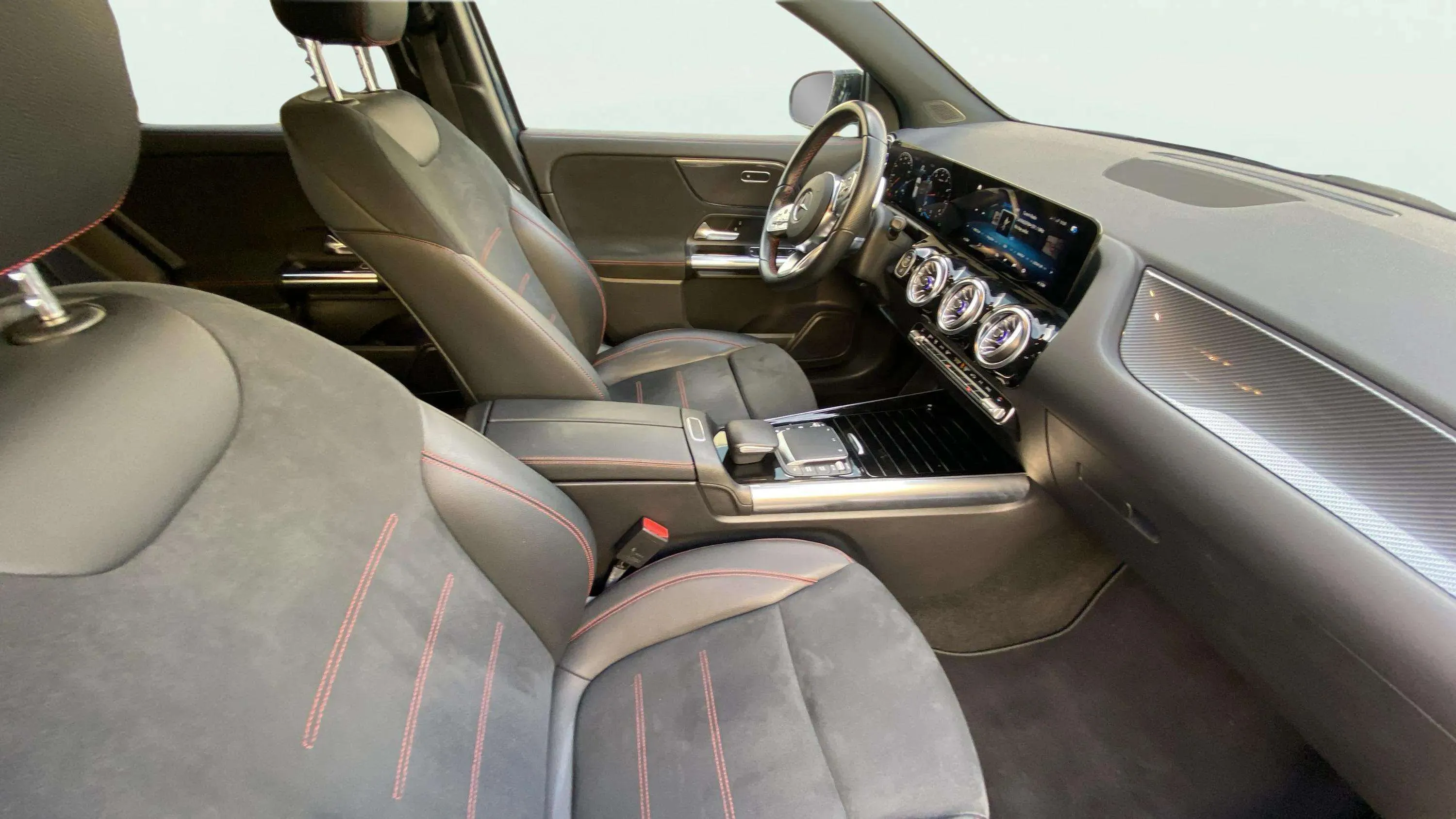 Mercedes-Benz GLA 200 - foto 17