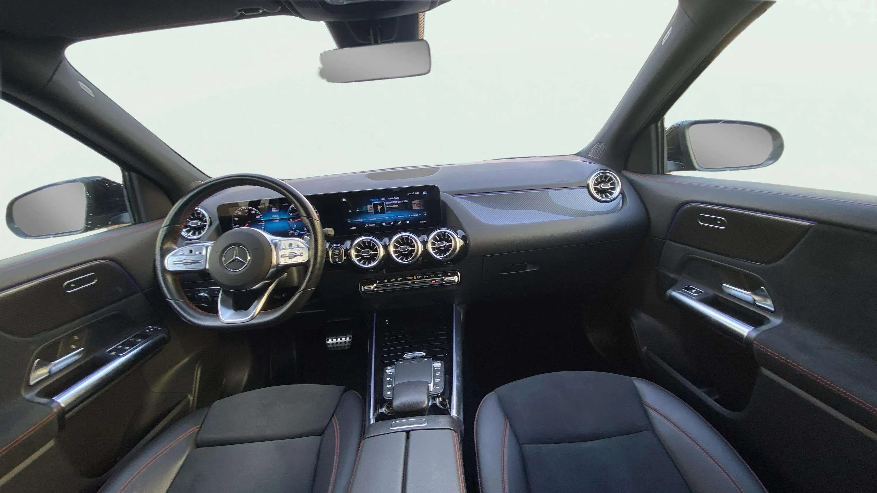 Mercedes-Benz GLA 200 - foto 9