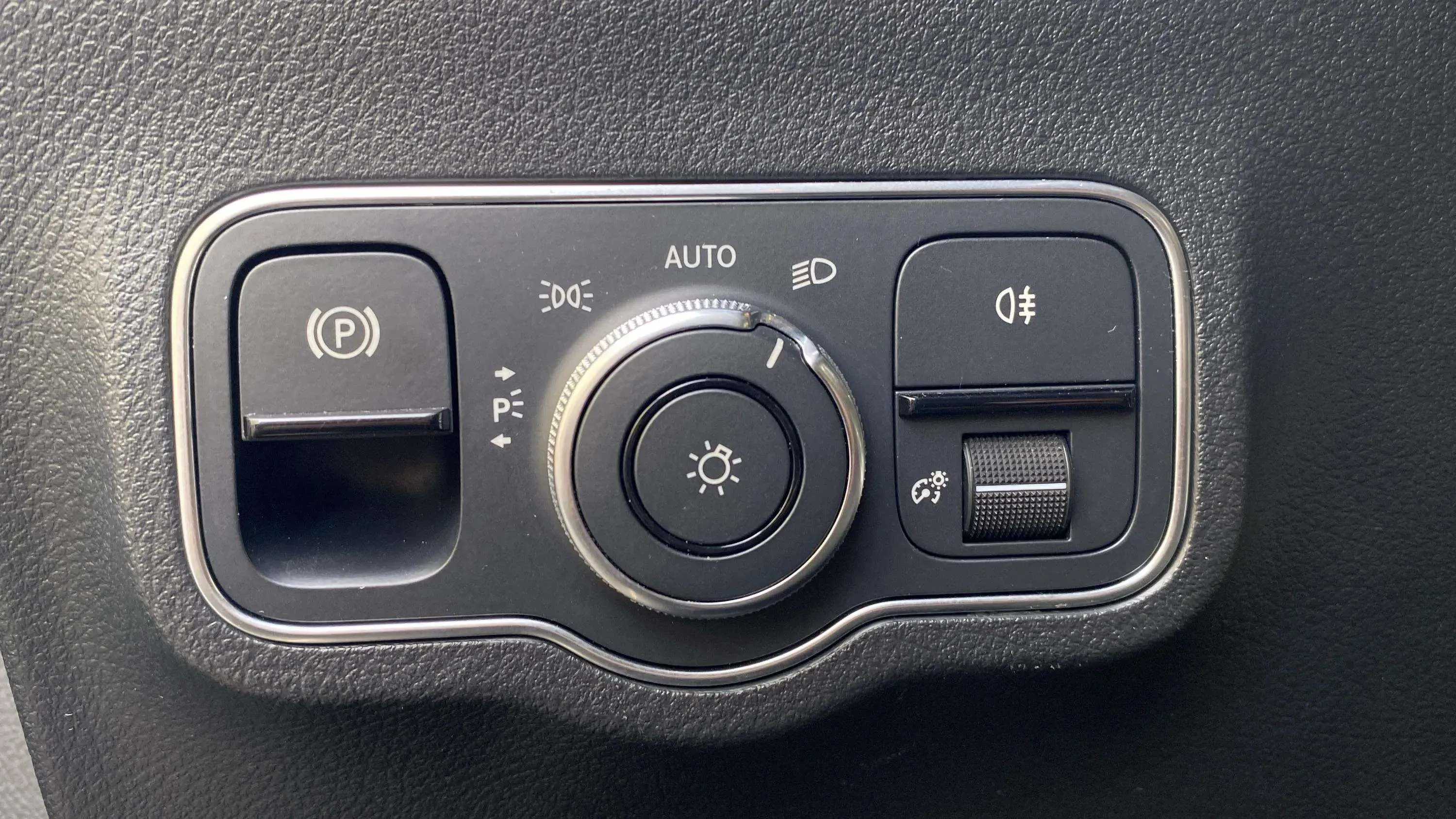 Mercedes-Benz GLA 200 - foto 23
